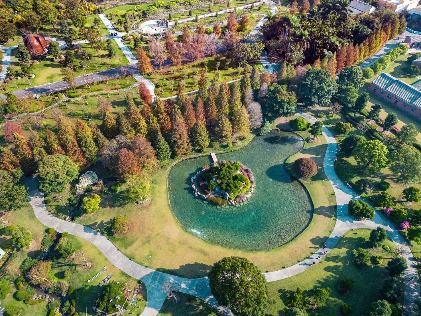 成美文化園東園區13日將延長開放時間。(成美文化園提供)。