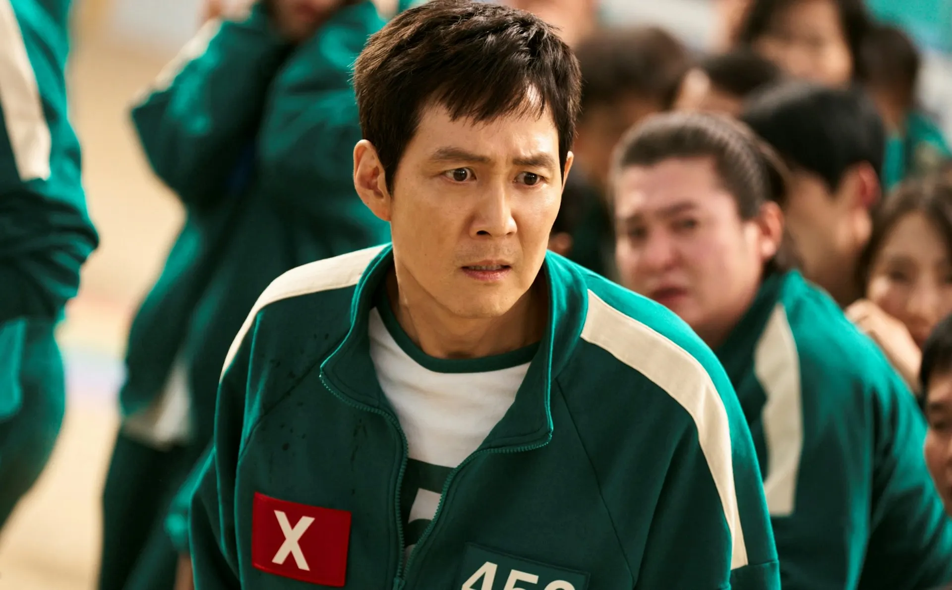 有傳聞指出,《魷魚遊戲》主演李政宰的單集酬勞曾高達13億韓元(約新台幣3千萬元以上),雖然他本人澄清外界對片酬數字有所誤解,但承認報酬豐厚。(圖/取自imdb官網)