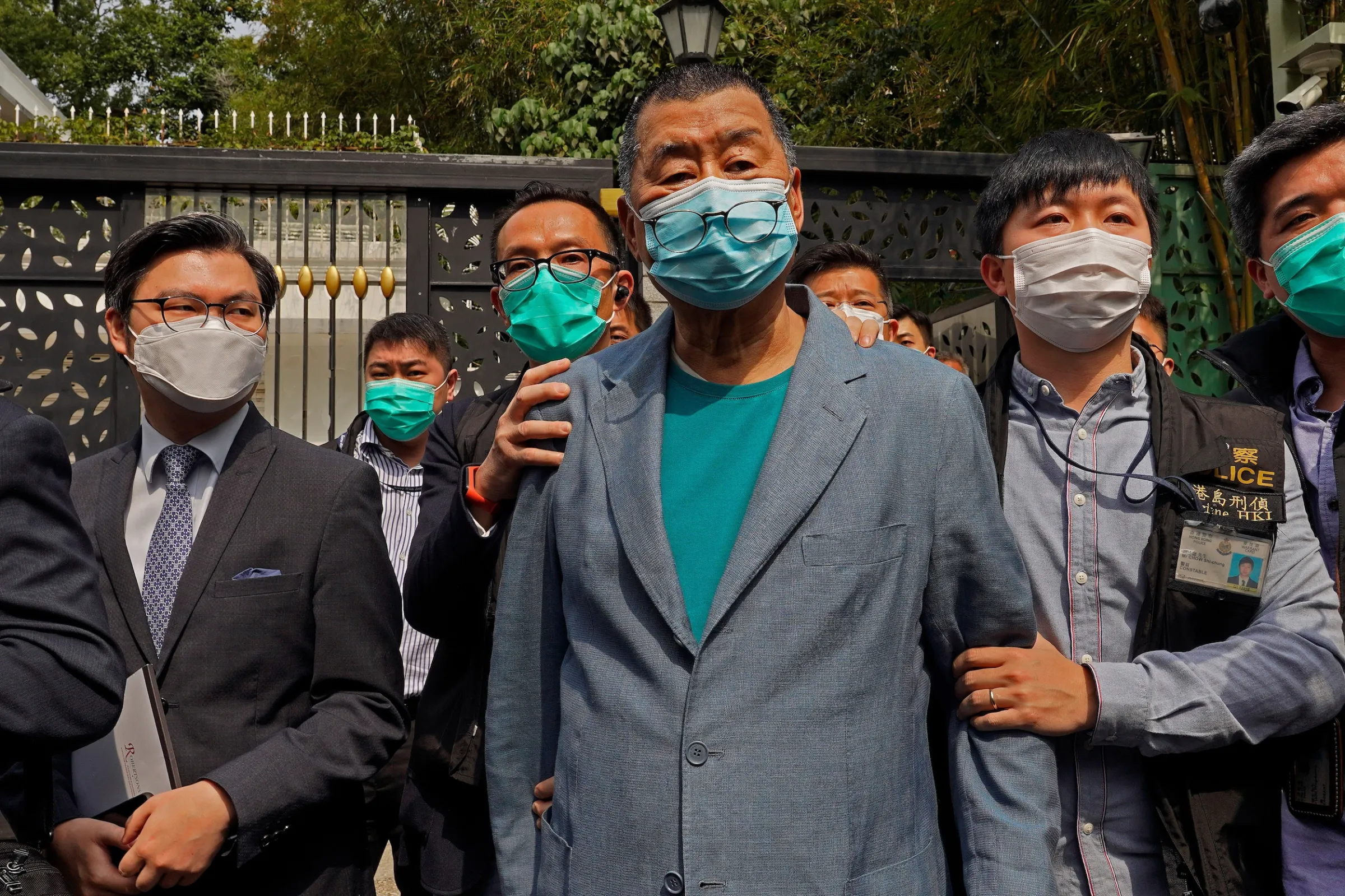 2020年4月18日，香港傳媒大亨黎智英在香港家中被警方逮捕。（美聯社）