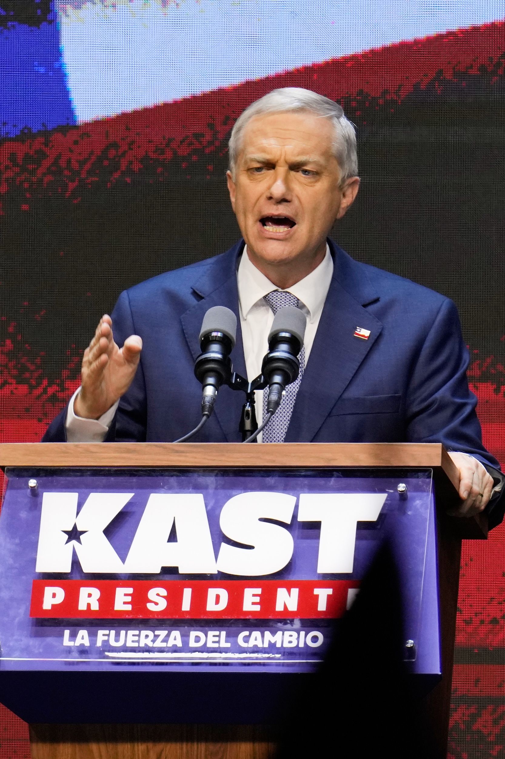 2025年12月14日，保守派候選人卡斯特贏得智利總統大選。（美聯社）