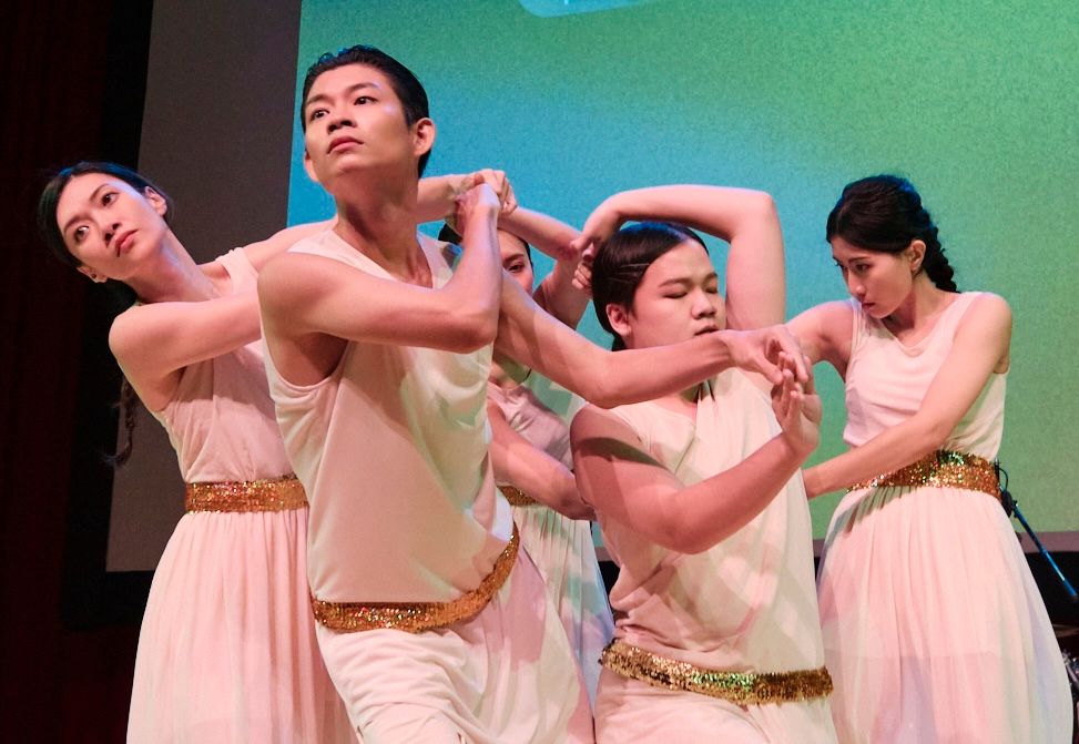 林靖嵐聽障舞蹈團以地板震動轉化為肢體語言節奏，突破限制的動人力量。（圖／社團法人台灣公益聯盟提供）