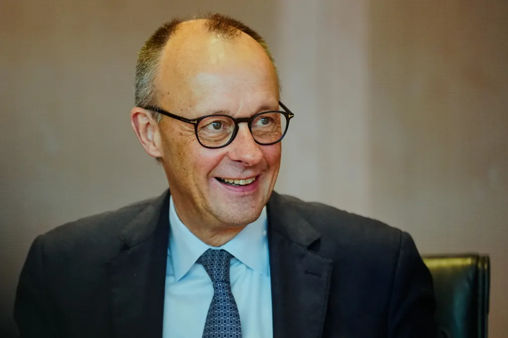 2025年12月10日。德國總理梅爾茨（Friedrich Merz）出席了在德國柏林總理府舉行的內閣會議。（AP）