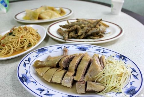 金山老街美食推薦|金山廟口金包里鴨肉(圖/輕旅行提供)