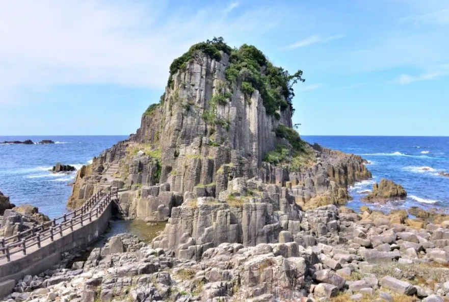 日本深度旅遊城市推薦|福井東尋坊(圖/取自日本國家旅遊局)