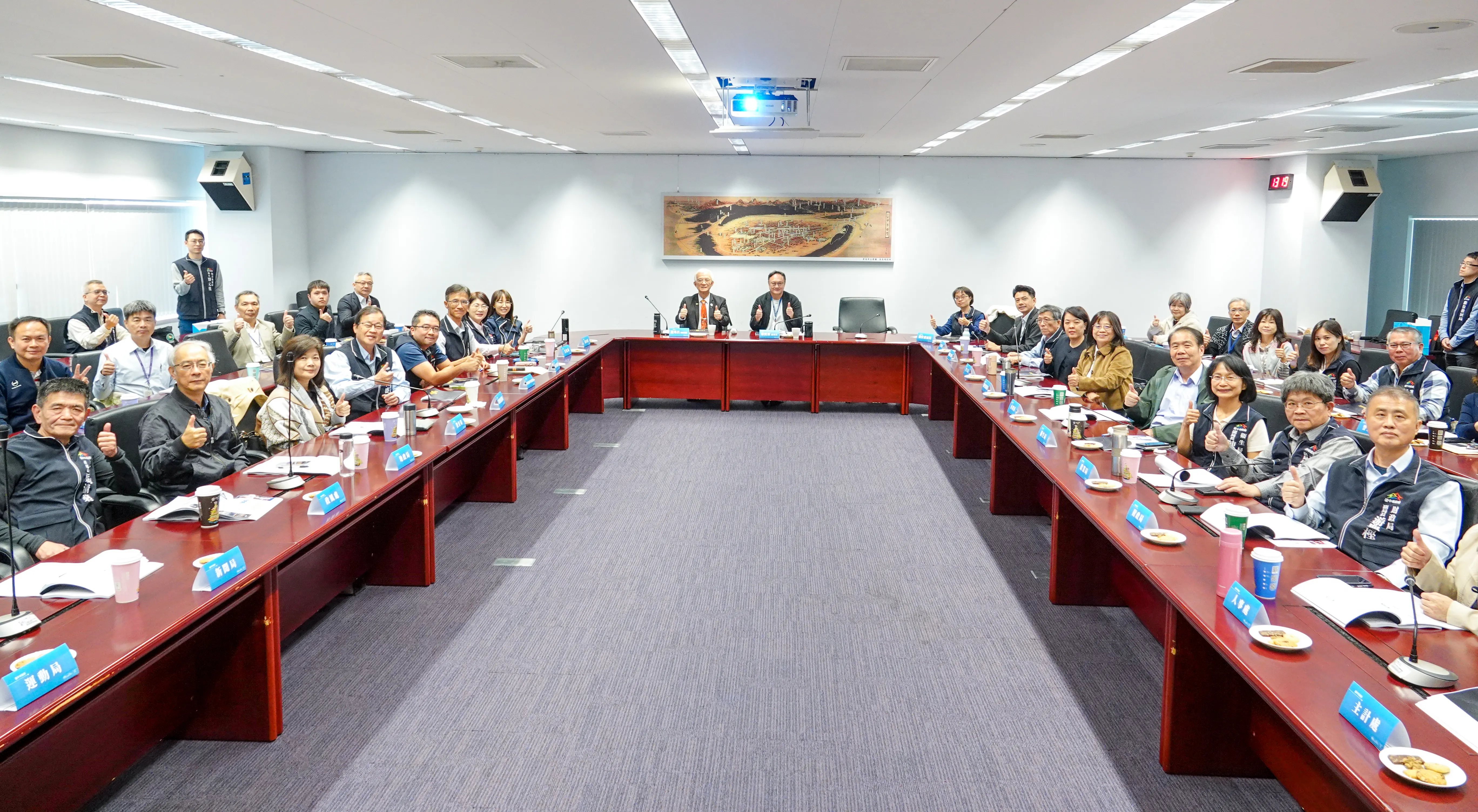 台中市政府於12月16日下午舉辦第二梯「生成式AI首長班」。（圖／台中市政府提供）