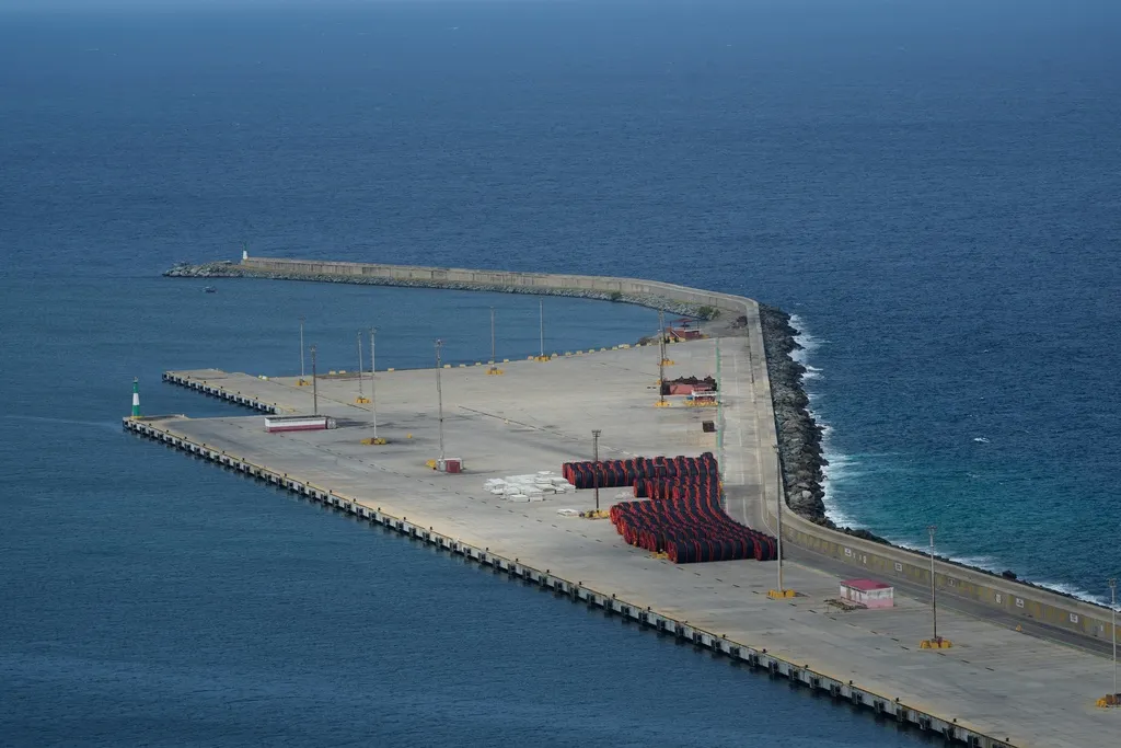 2025年12月17日。ベネズエラのラグアイラ（La Guaira）港の風景。 （AP）
