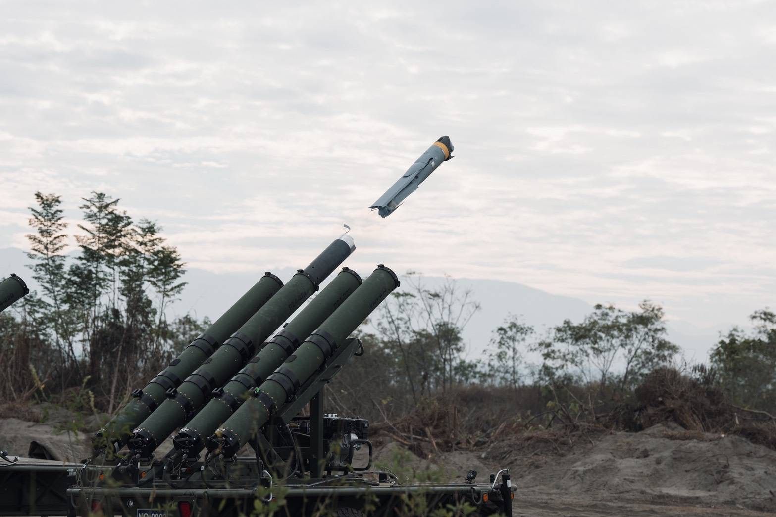 Altius-600M攻擊型無人機發射升空。（國防部提供）