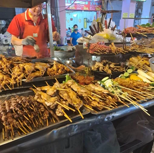 六合夜市必吃美食推薦｜烤肉之家（圖／取自IG@songluomali）