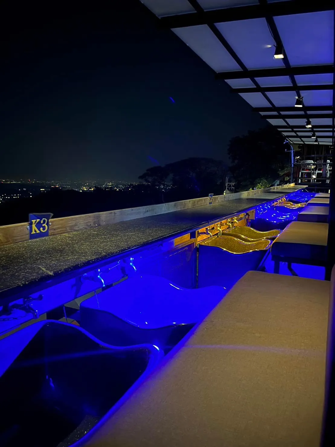 雲林古坑夜景餐廳推薦：華南天空之夜養生泡腳咖啡。（圖／取自華南天空之夜養生泡腳咖啡臉書）