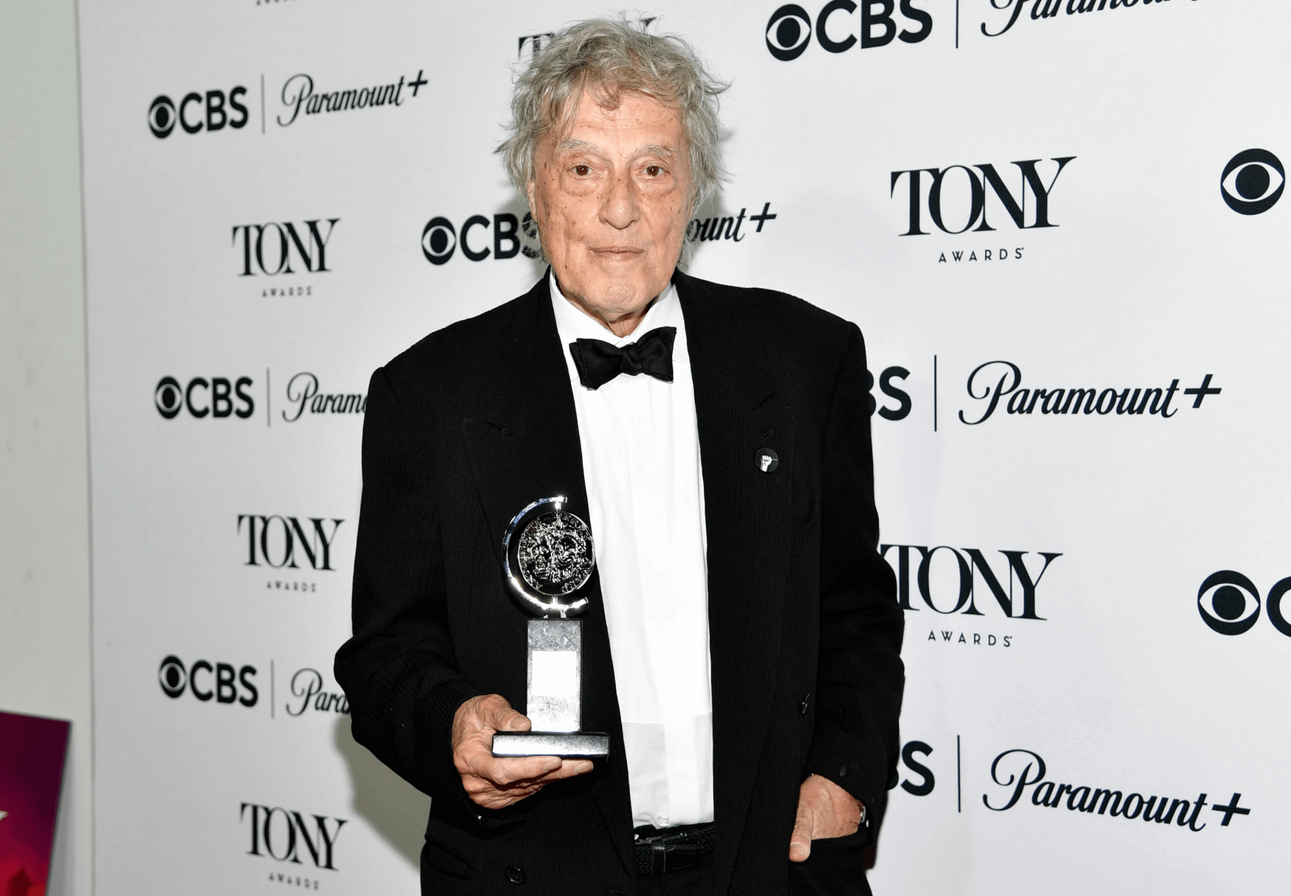 2023年6月11日，英國劇作家湯姆・史塔佩（Tom Stoppard）以《利奧波德城》（Leopoldstadt）獲得美國劇場界最高榮譽、第76屆東尼獎（Tony Award）。（美聯社）