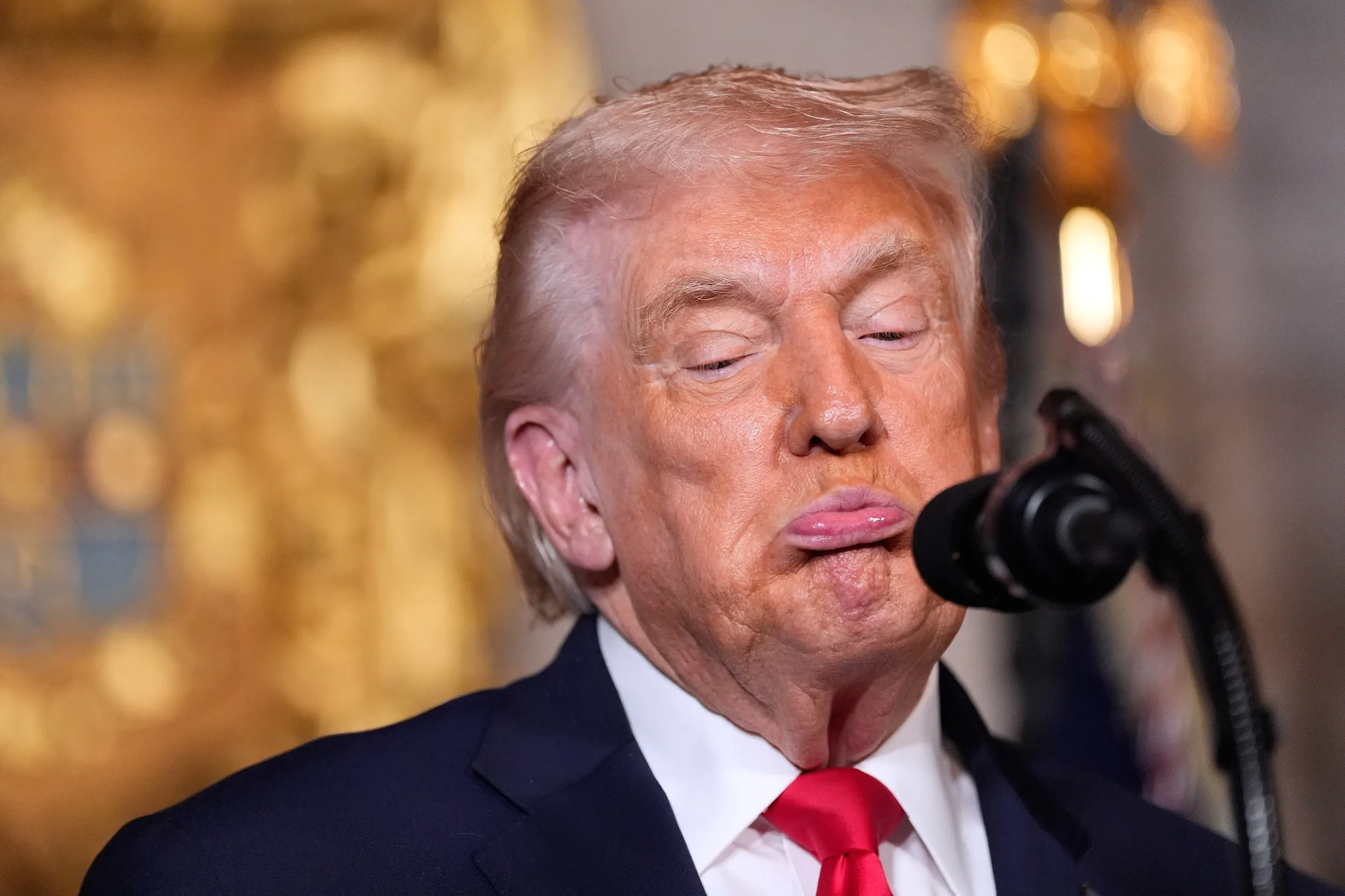  2025年12月22日，川普發表美軍最新武器計劃—川普級戰艦。（美聯社）