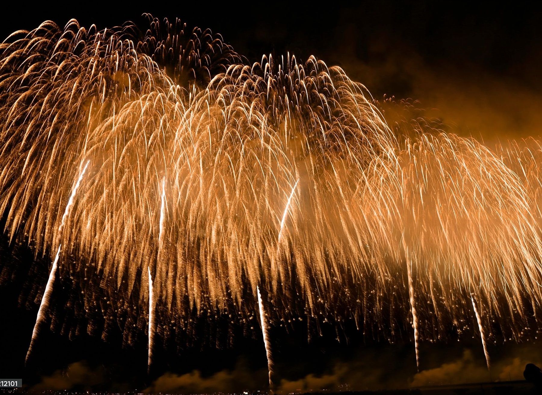 2026「閃耀新北1314跨河煙火」模擬圖-錦冠瀑布。圖/新北市政府文化局提供