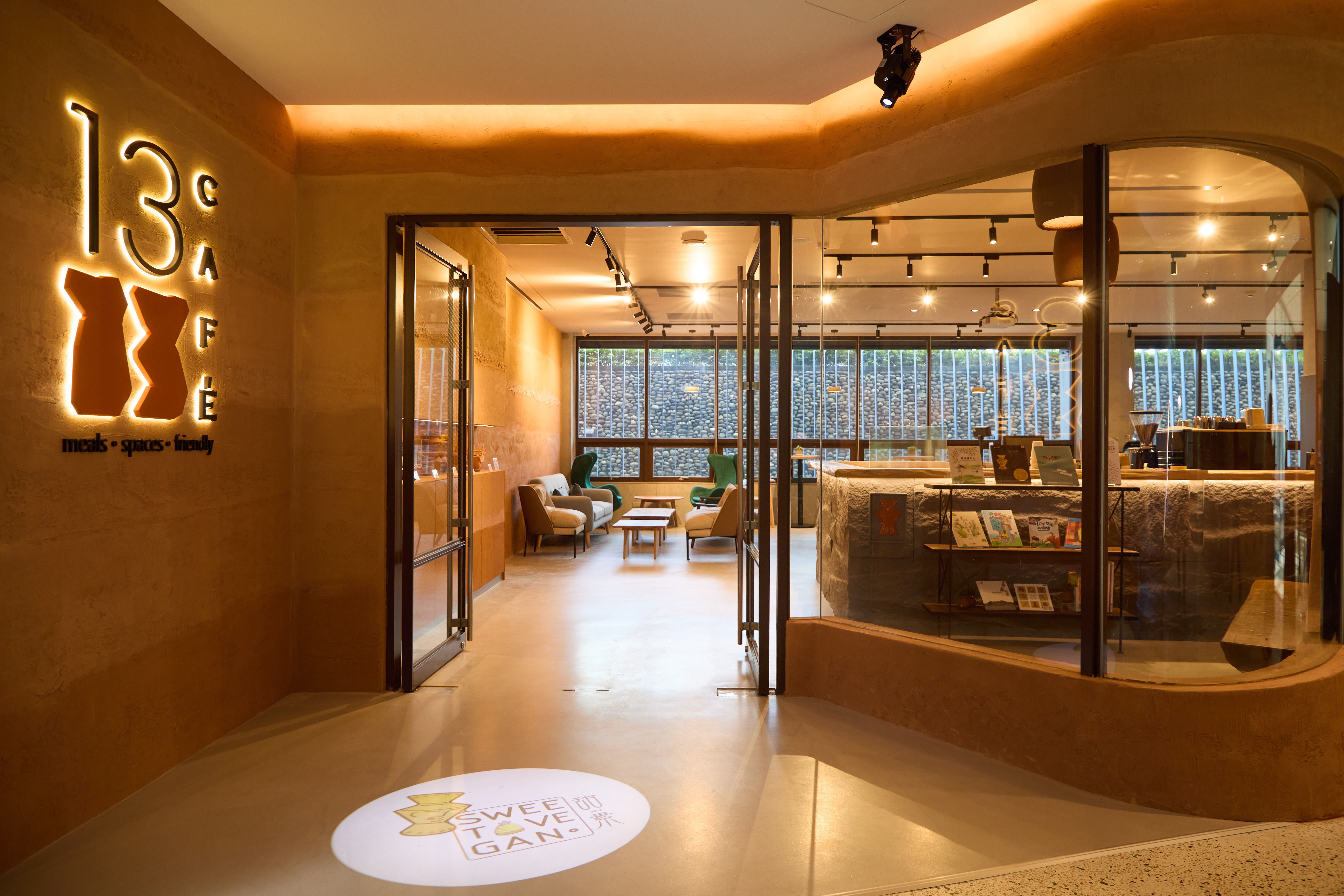 「13 CAFÉ」為全臺唯一的考古主題咖啡廳。(圖/新北市立十三行博物館)