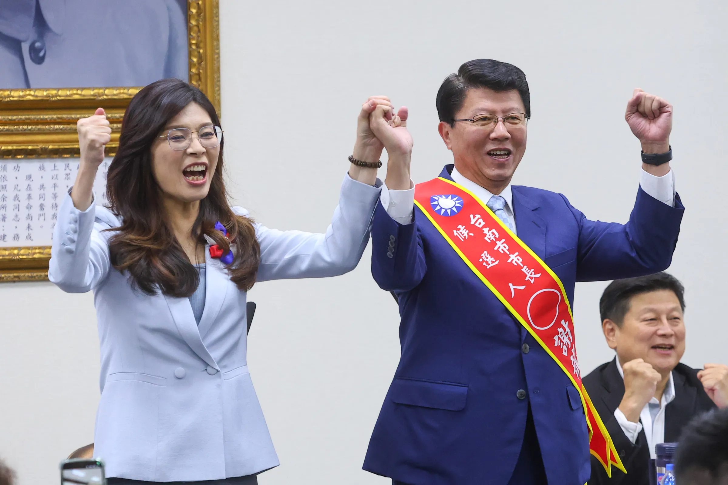 20251224-國民黨24日於中常會徵召謝龍介（右）參選台南市長。（顏麟宇攝）