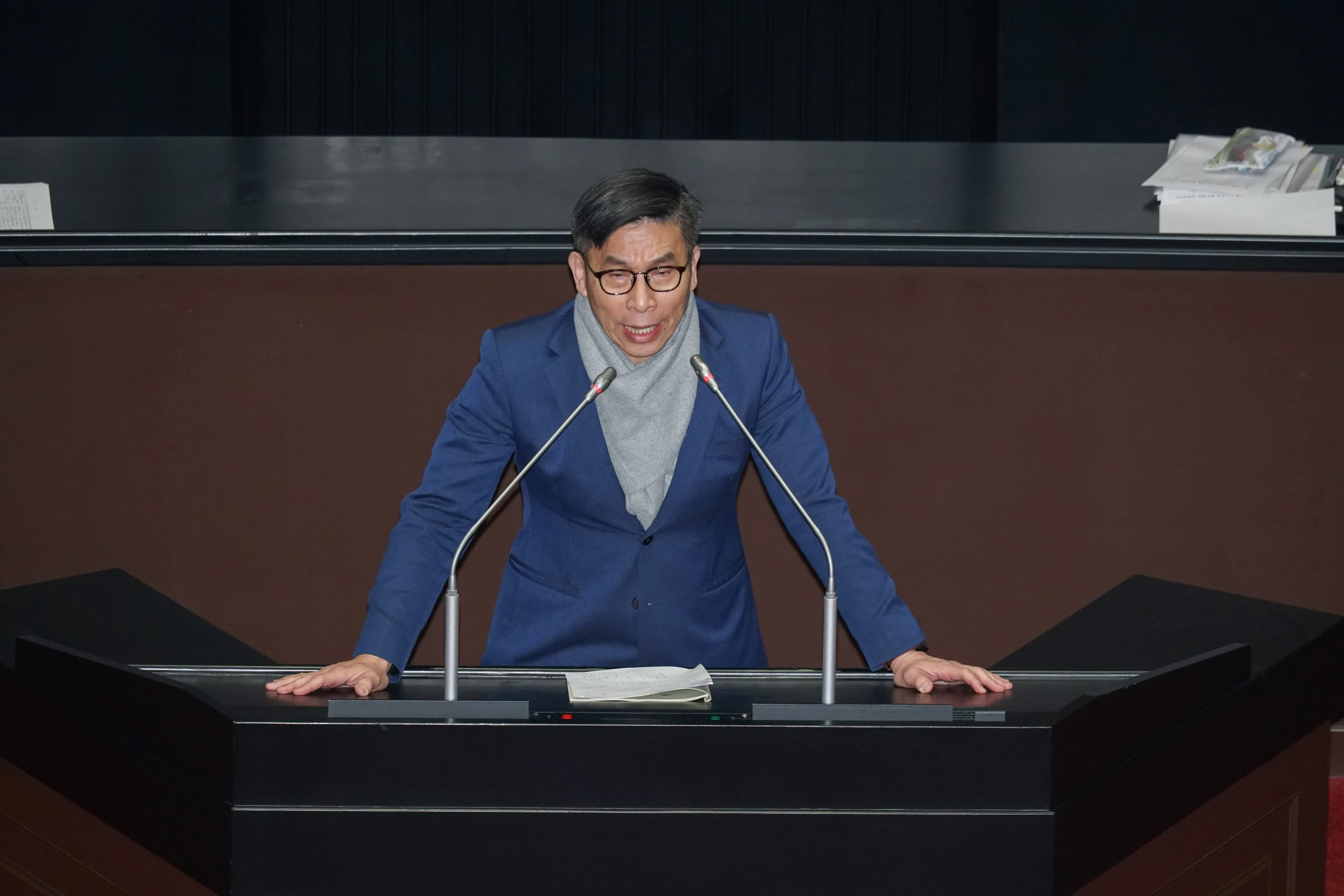 20251226-立委鍾佳濱進行覆議案發言。(蔡親傑攝)