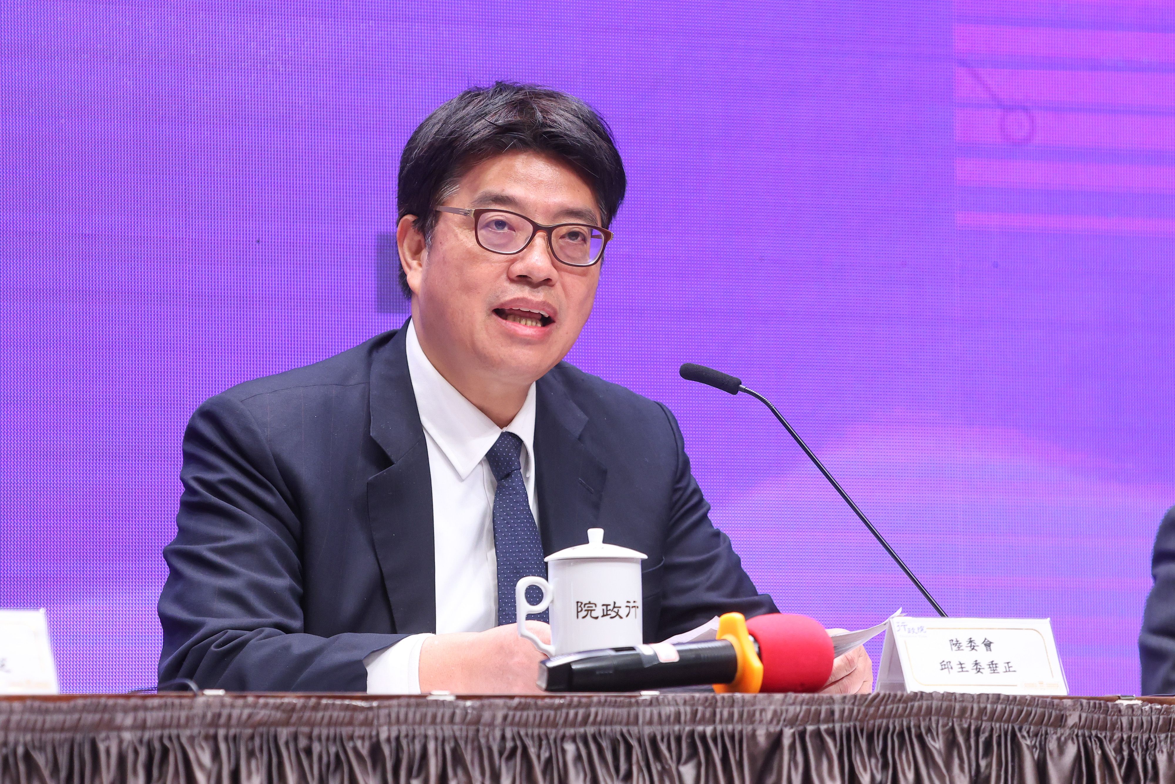 20251226-陸委會主委邱垂正26日出席行政院院會後記者會。（顏麟宇攝）