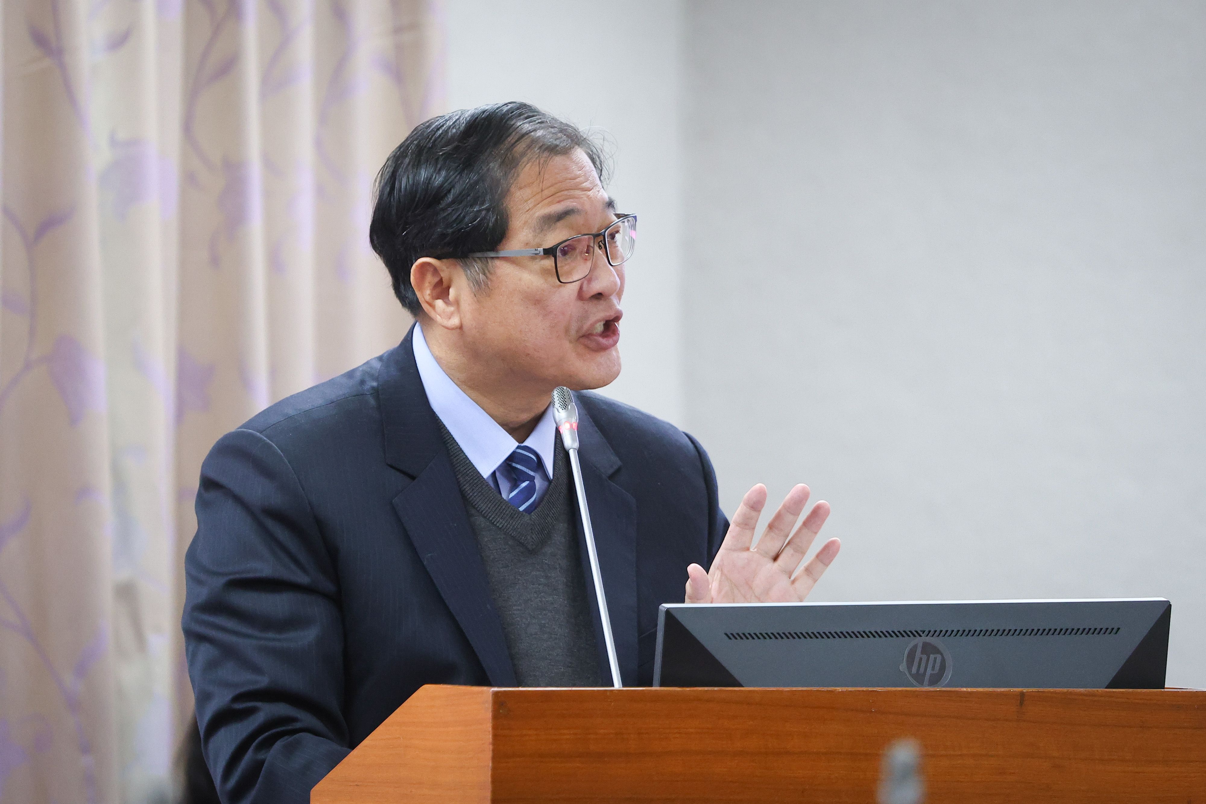 20251231-法務部長鄭銘謙31日於司法法制委員會備詢。（顏麟宇攝）