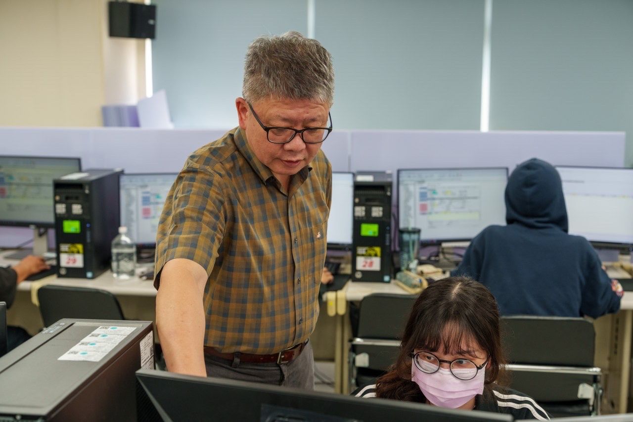 AI科技夯，桃竹苗分署開辦各項AI課程，助失待業民眾補充技能，贏在就業起跑點。（圖／勞動力發展署桃竹苗分署提供）