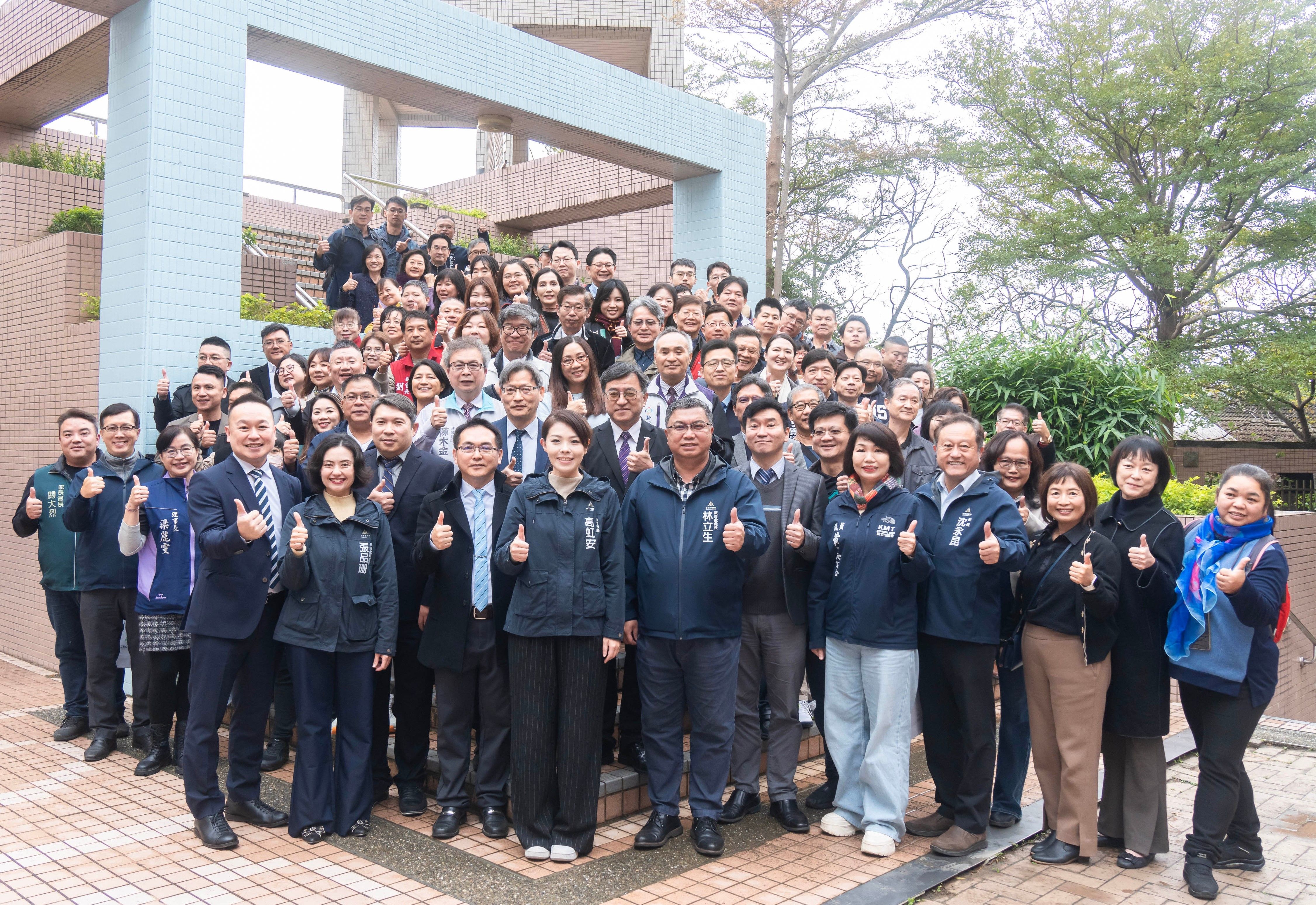 新竹市府推動教育數位升級（滿意度74.6%），致力落實「新竹好學」教育願景。（圖／新竹市政府提供）