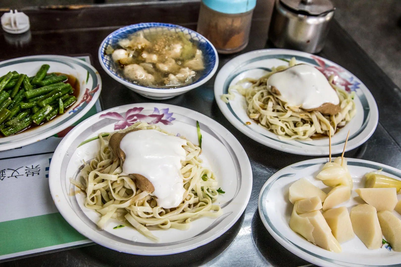 嘉義美食推薦：崇文錦魯麵。（圖／輕旅行提供）