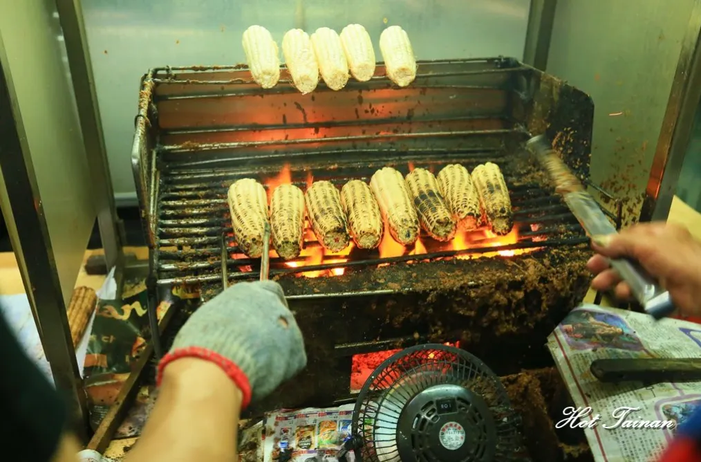 嘉義美食推薦：阿婆烤玉米。（圖／輕旅行提供）