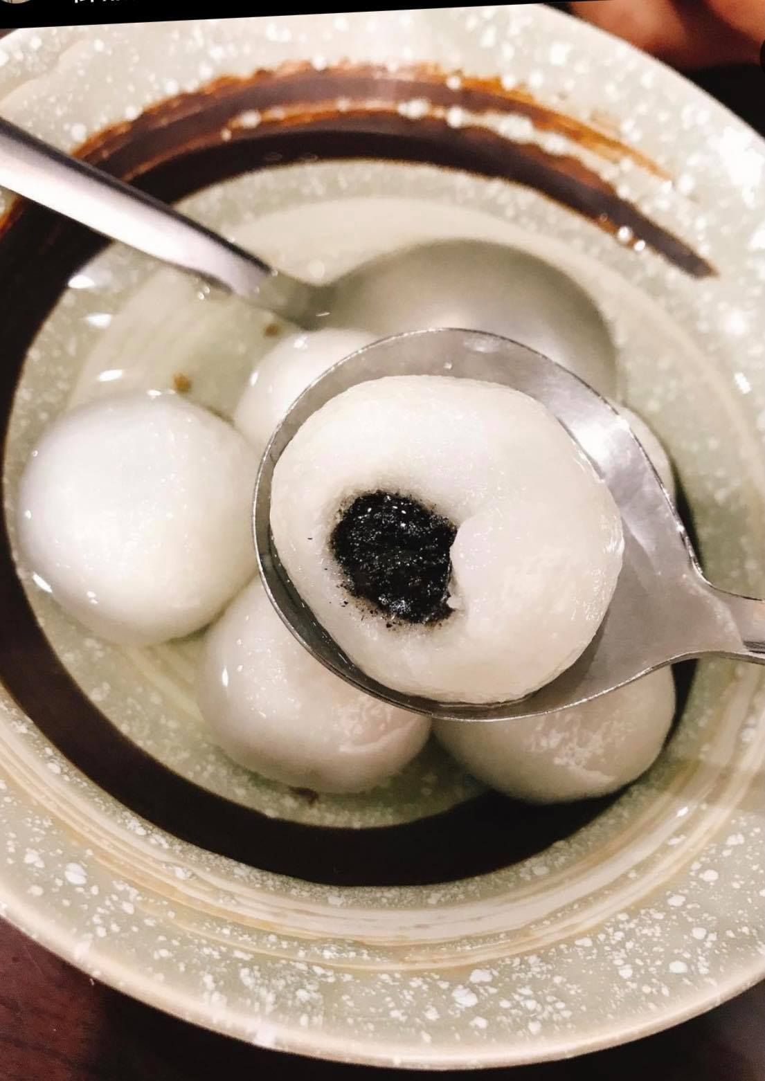 臨江街夜市必吃美食:御品元冰火湯圓。(圖/取自御品元冰火湯圓臉書粉專)