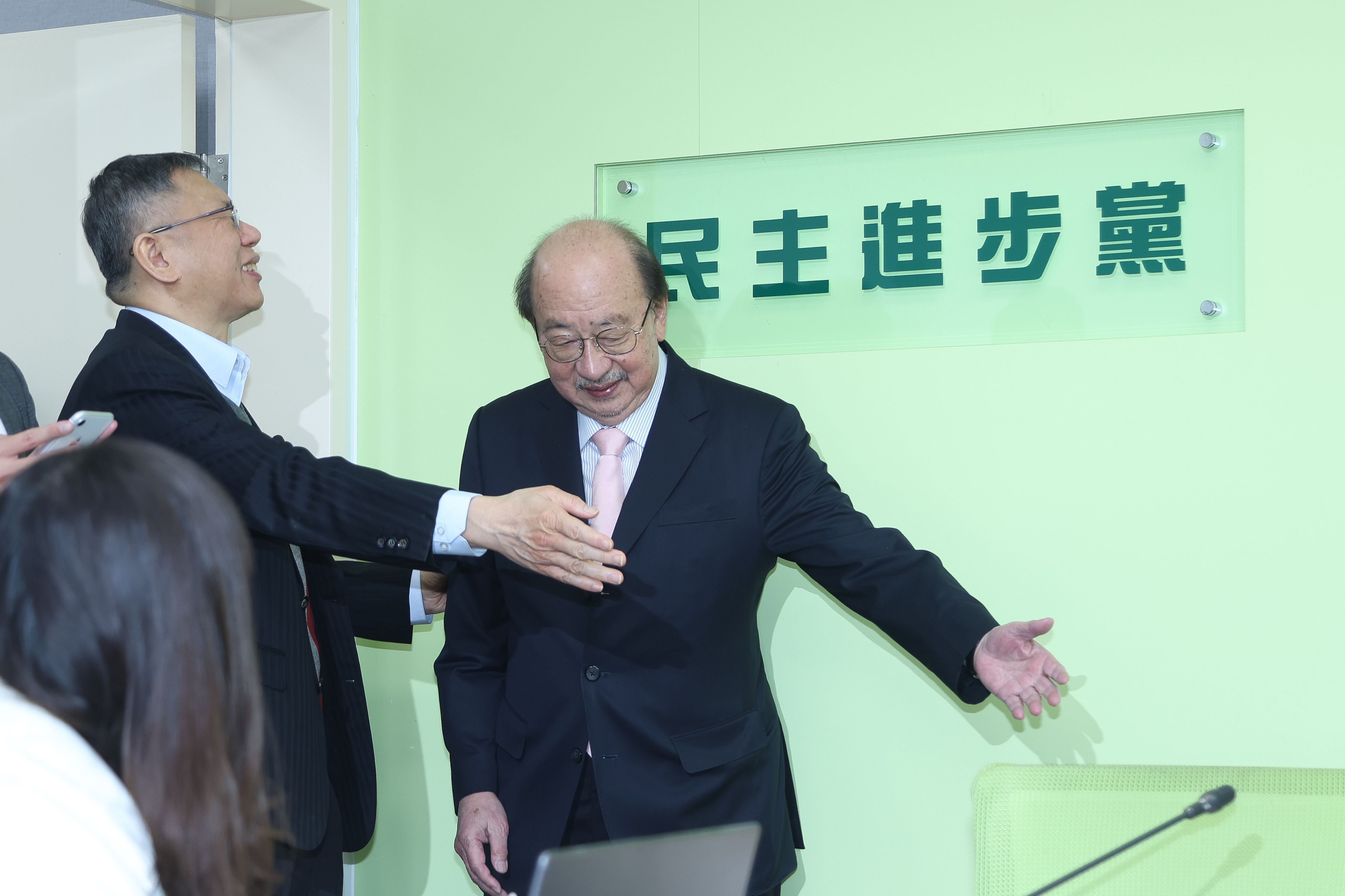 20260102-前民眾黨主席柯文哲拜會民進黨立院黨團。（陳品佑攝）