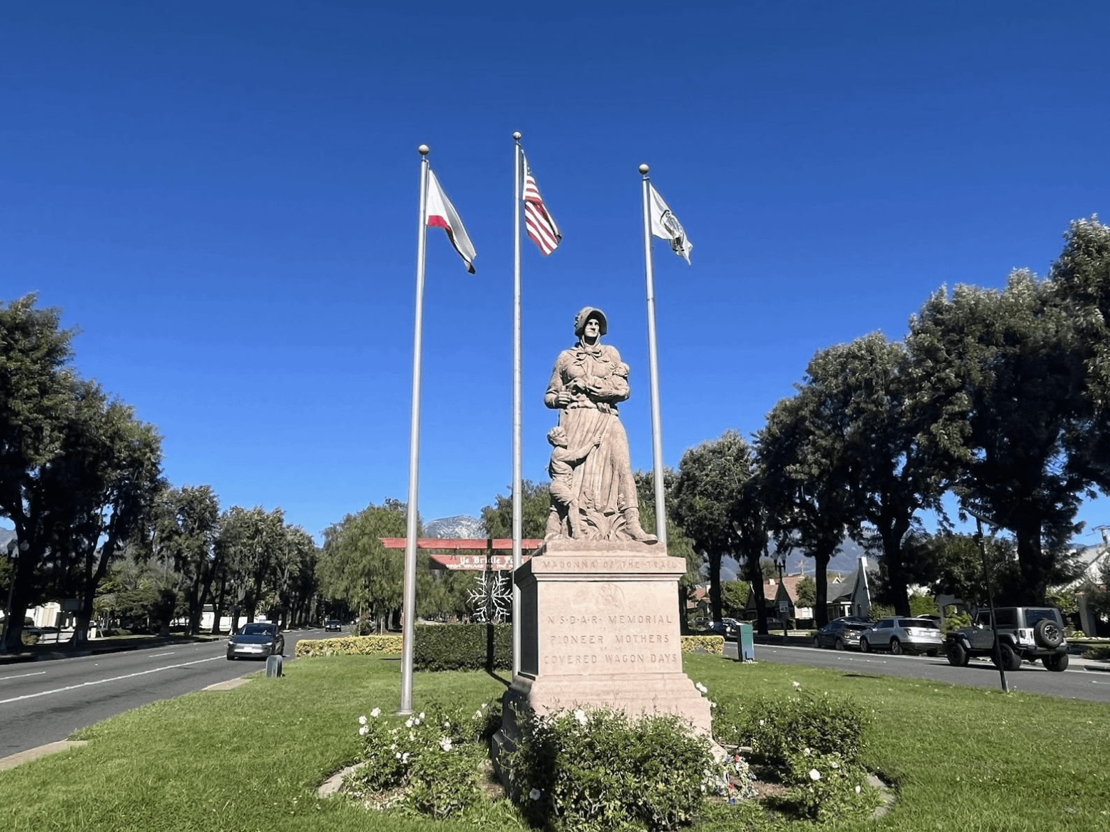 位於「內陸帝國」的阿普蘭，直接翻譯為「高地」，給21世紀的台灣移民一個安全又低調的新據點。（許劍虹提供）