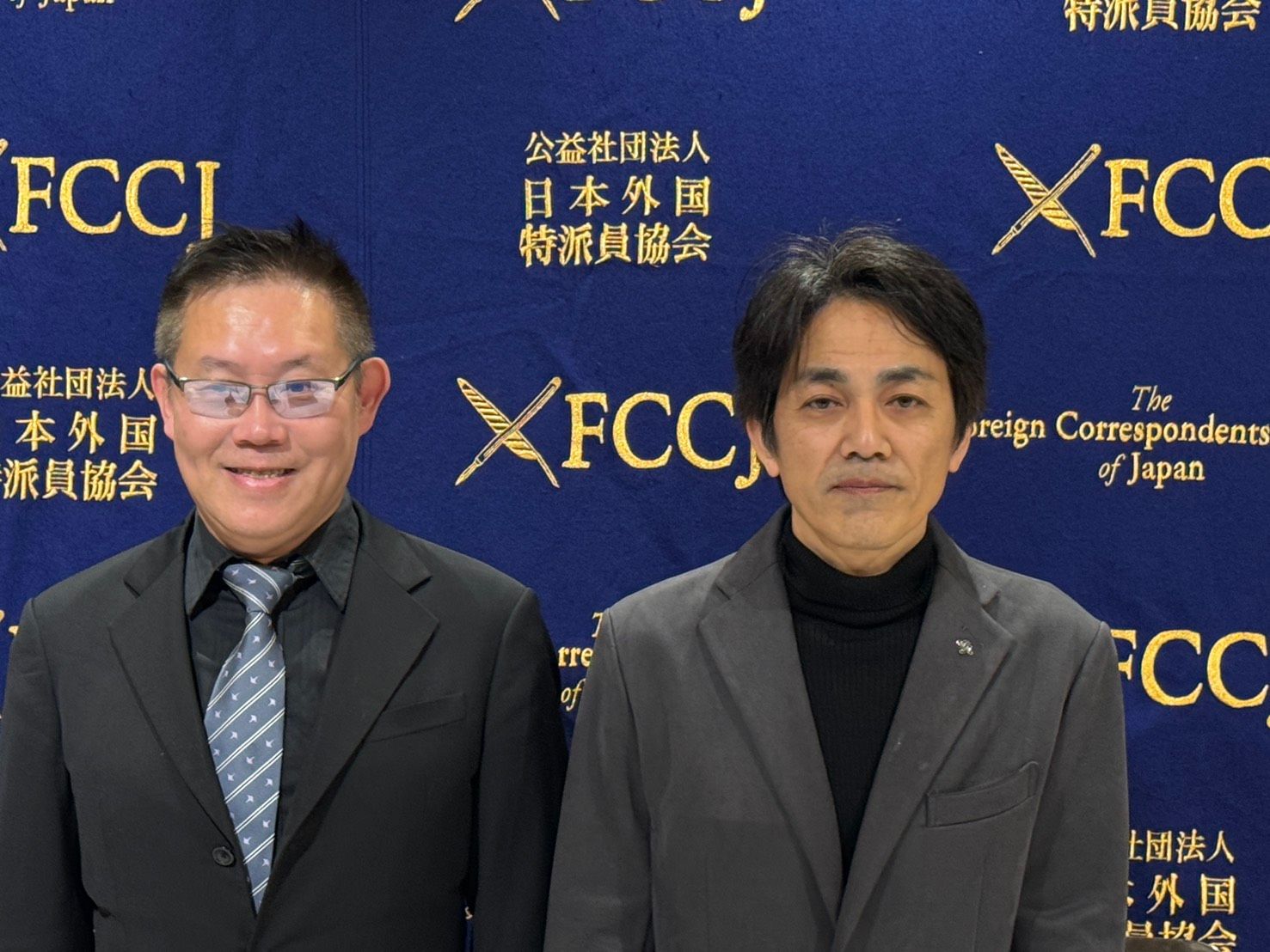 20260108-日本防衛研究所中國研究室長增田雅之（右）與東京大學特任研究員林泉忠（左），針對「台灣議題引發的日中對立」在FCCJ共同舉行記者會剖析局勢。（黃信維攝）