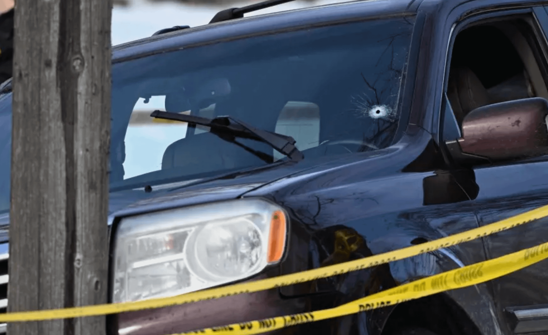 2026年1月7日，美國明尼蘇達州一名37歲女子古德（Renee Good）在車輛中遭聯邦移民執法局（ICE）人員當街射殺身亡。（美聯社）