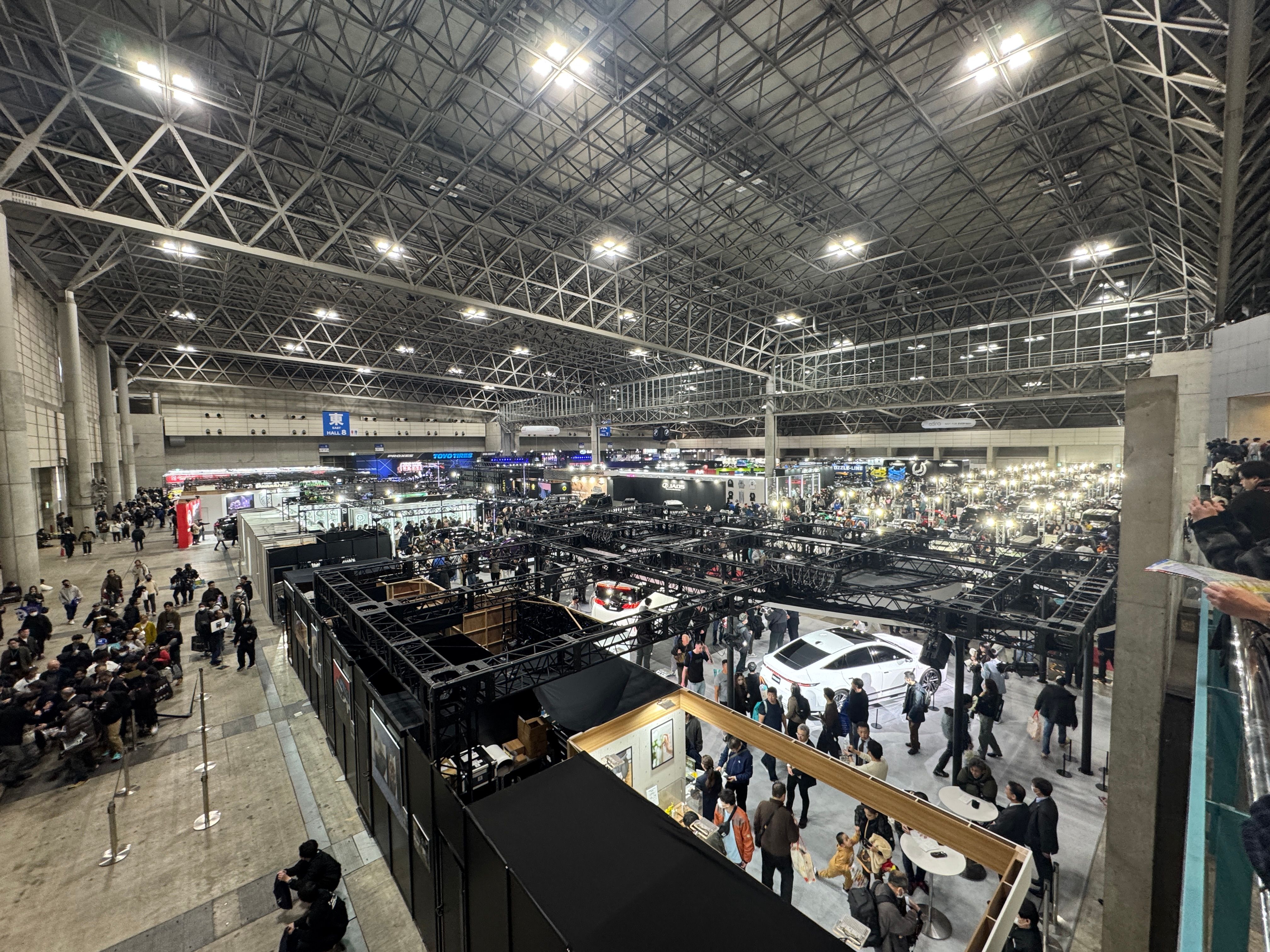 東京オートサロン2026が開幕、トヨタGR GT3の実車初公開やスバル待望のMT版WRX、三菱デリカ祭りなどが会場を彩り、カスタムカーの祭典が熱狂の幕を開けました。黃信維