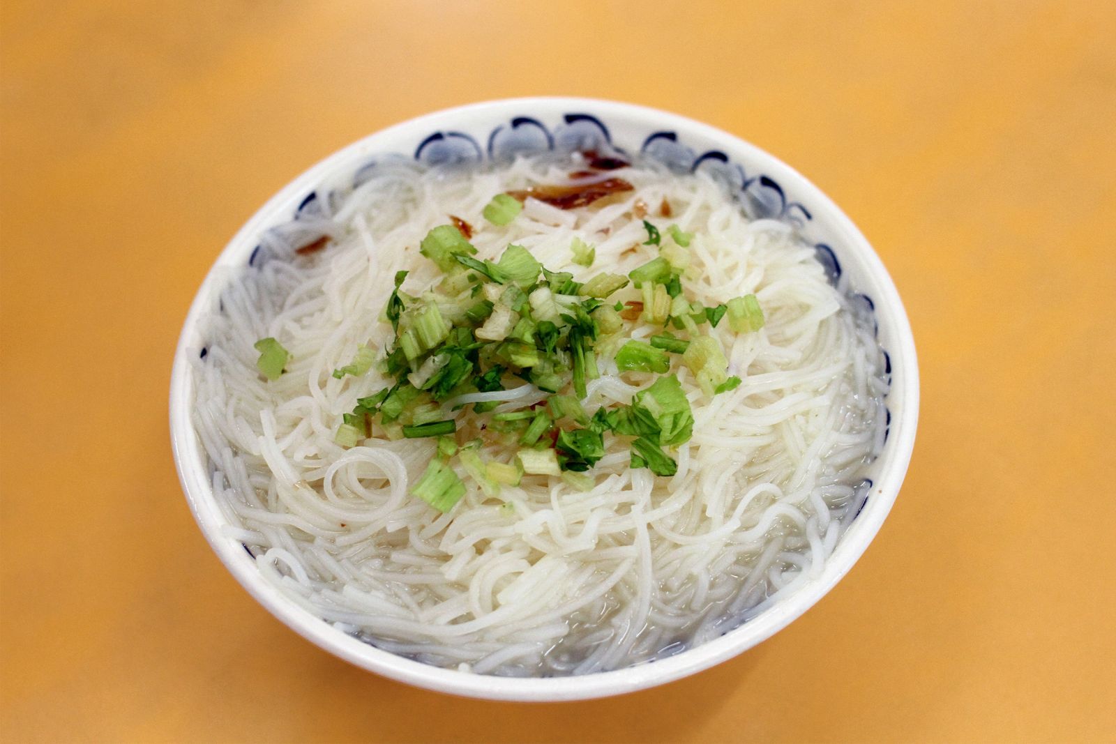 十大東門市場必吃美食： 黄媽媽米粉湯。（圖／取自臺北市市場處官網）