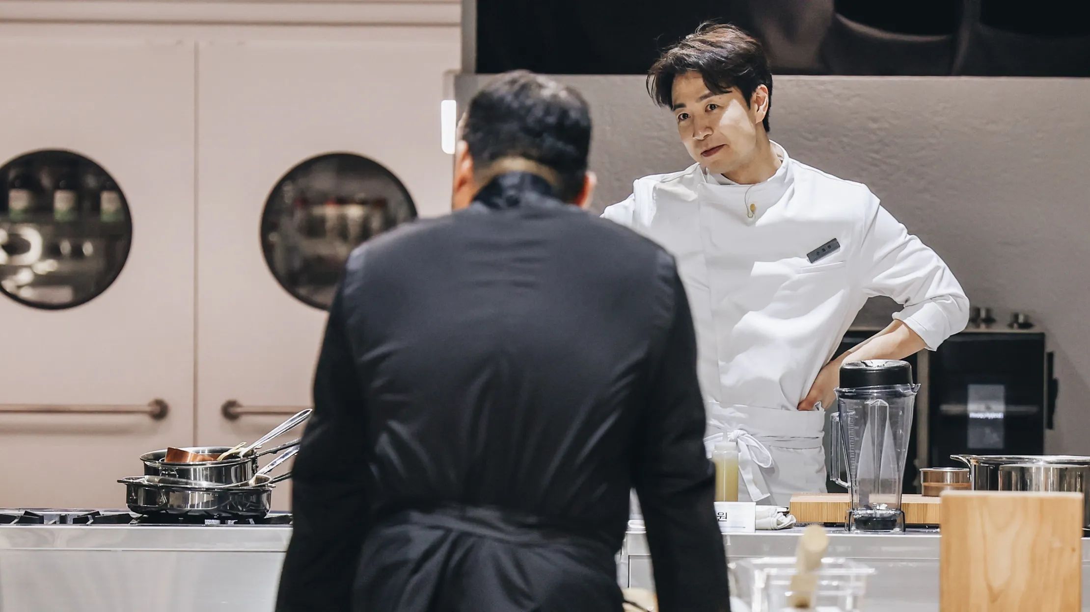 Netflix《黑白大廚2》孫鍾元。(圖/ Netflix提供)