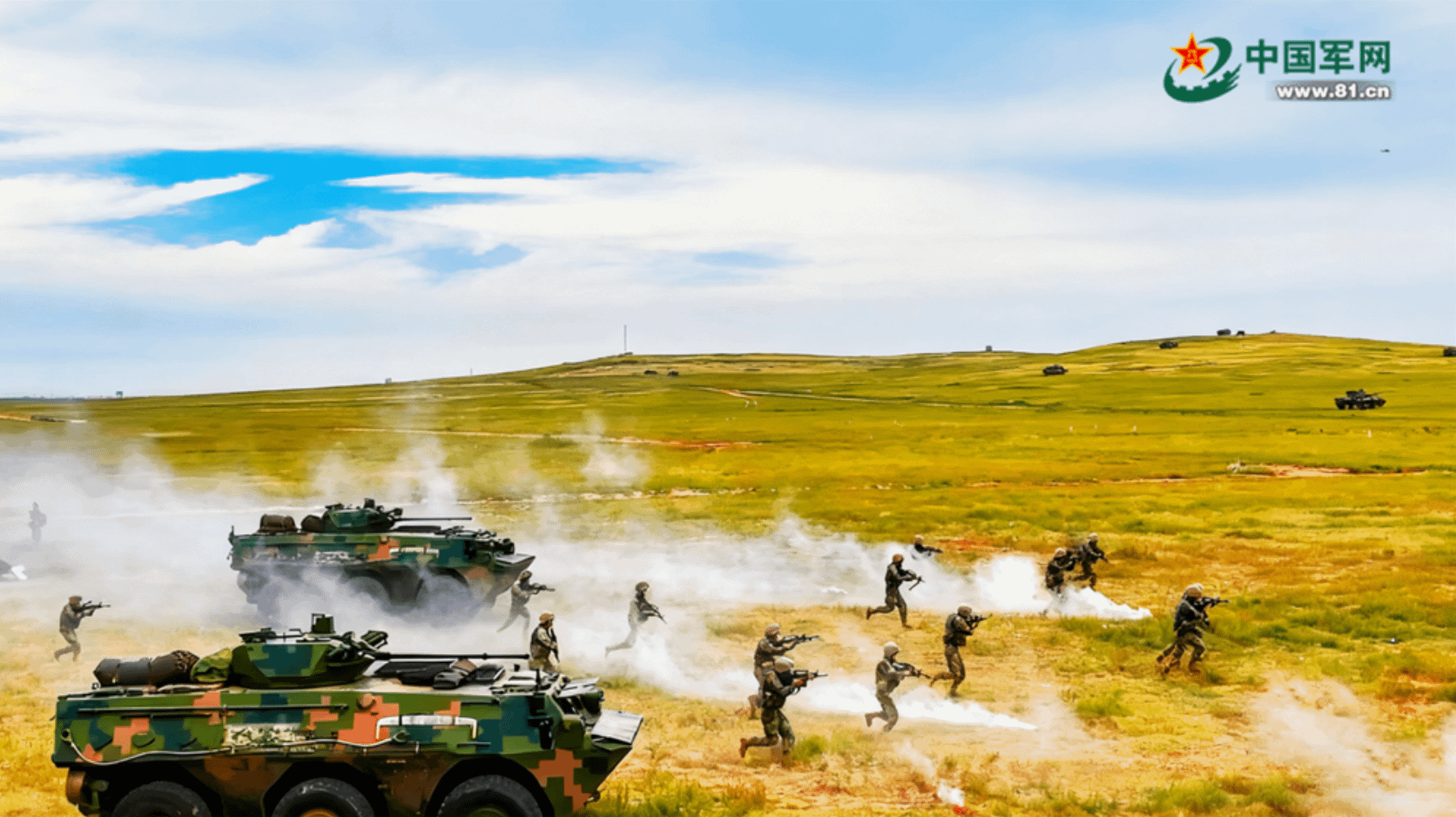 解放軍正在進行協同作戰演練。（翻攝中國軍網）