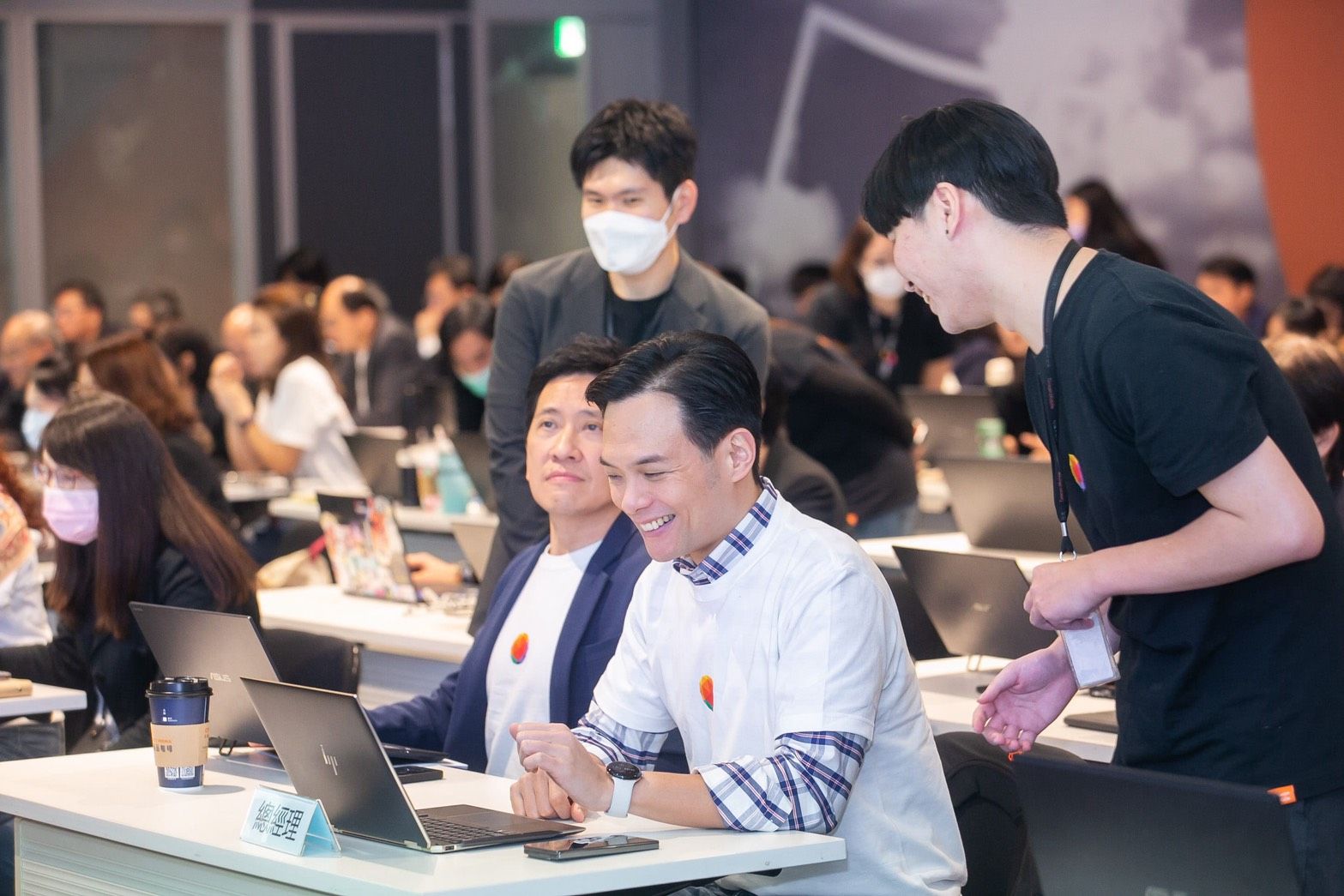 台灣大總經理林之晨感謝《商業周刊》肯定，將致力以AI提升營運韌性、推進倫理與可信賴度。