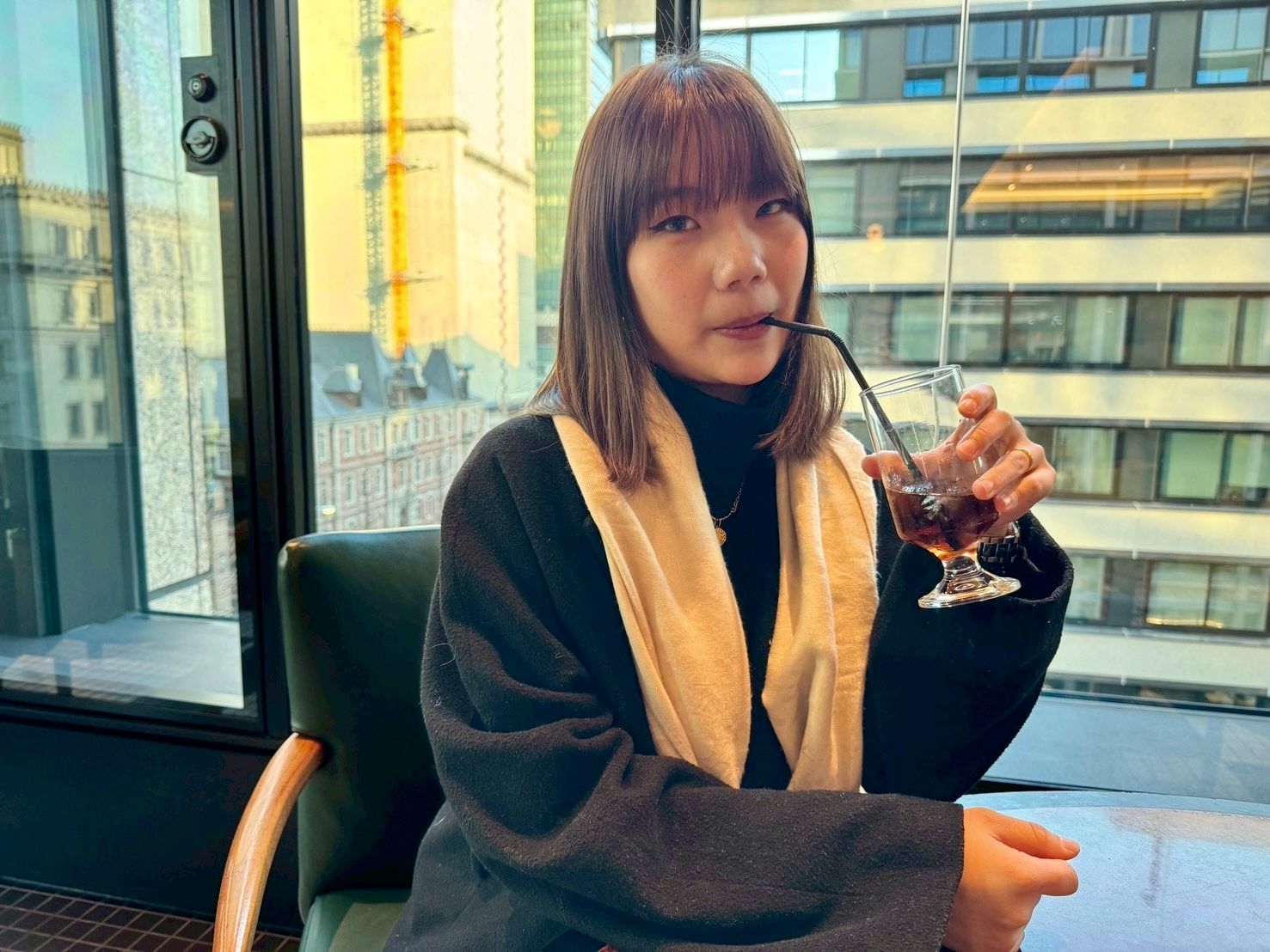 法律の道を断たれ婚約破棄を経て来日した台湾人女性、亡き父の遺志を胸に「山手線NPC」として東京の日常を記録し、バイクでの日本一周とマンション購入を誓う。黃信維