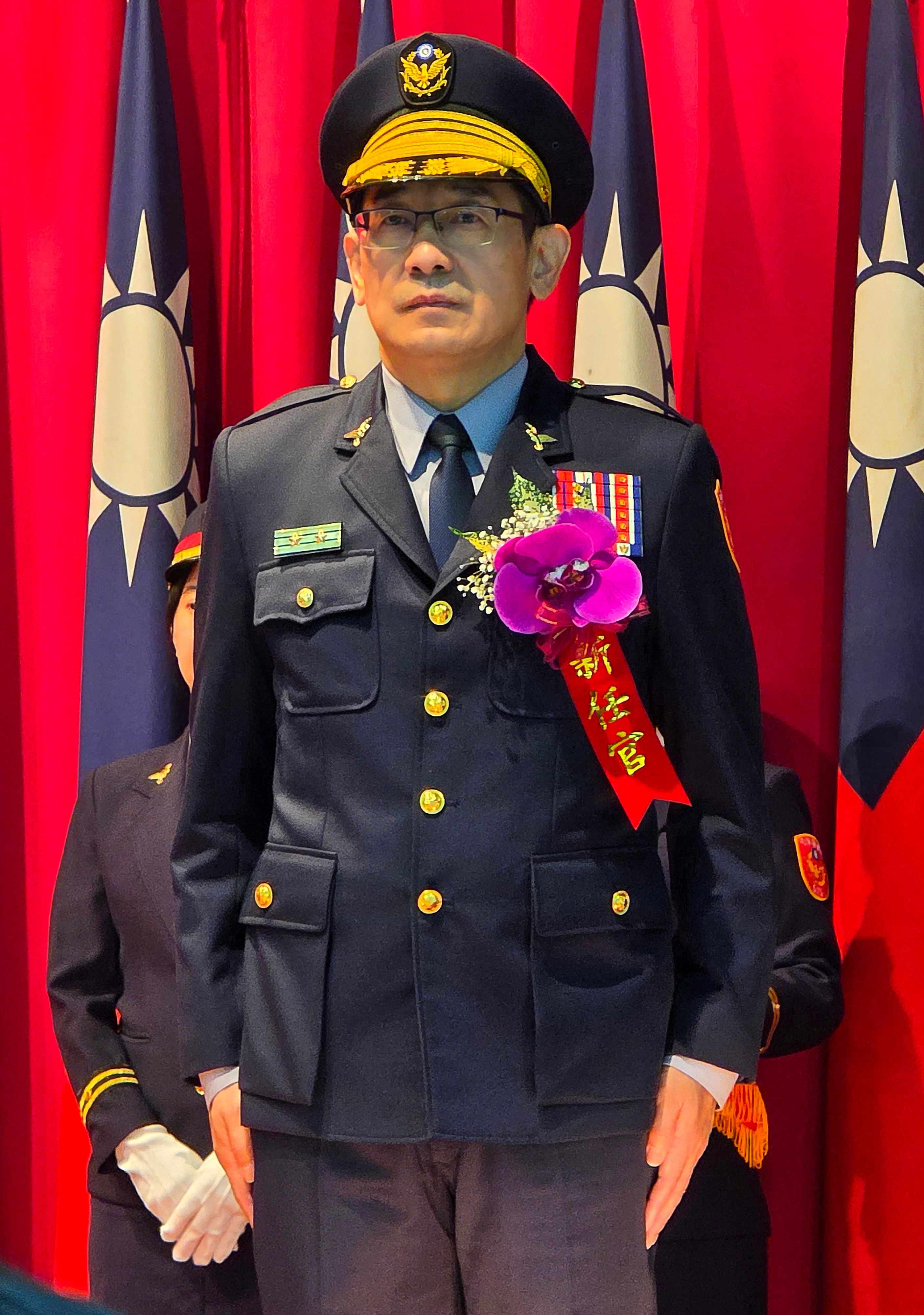 邱紹洲正式升任刑事警察局長，就任儀式完成後站上定位，宣告刑事局權力核心完成調整，全國偵防工作進入新節奏。(照片/蔡上機提供 鄧亦涵翻拍)