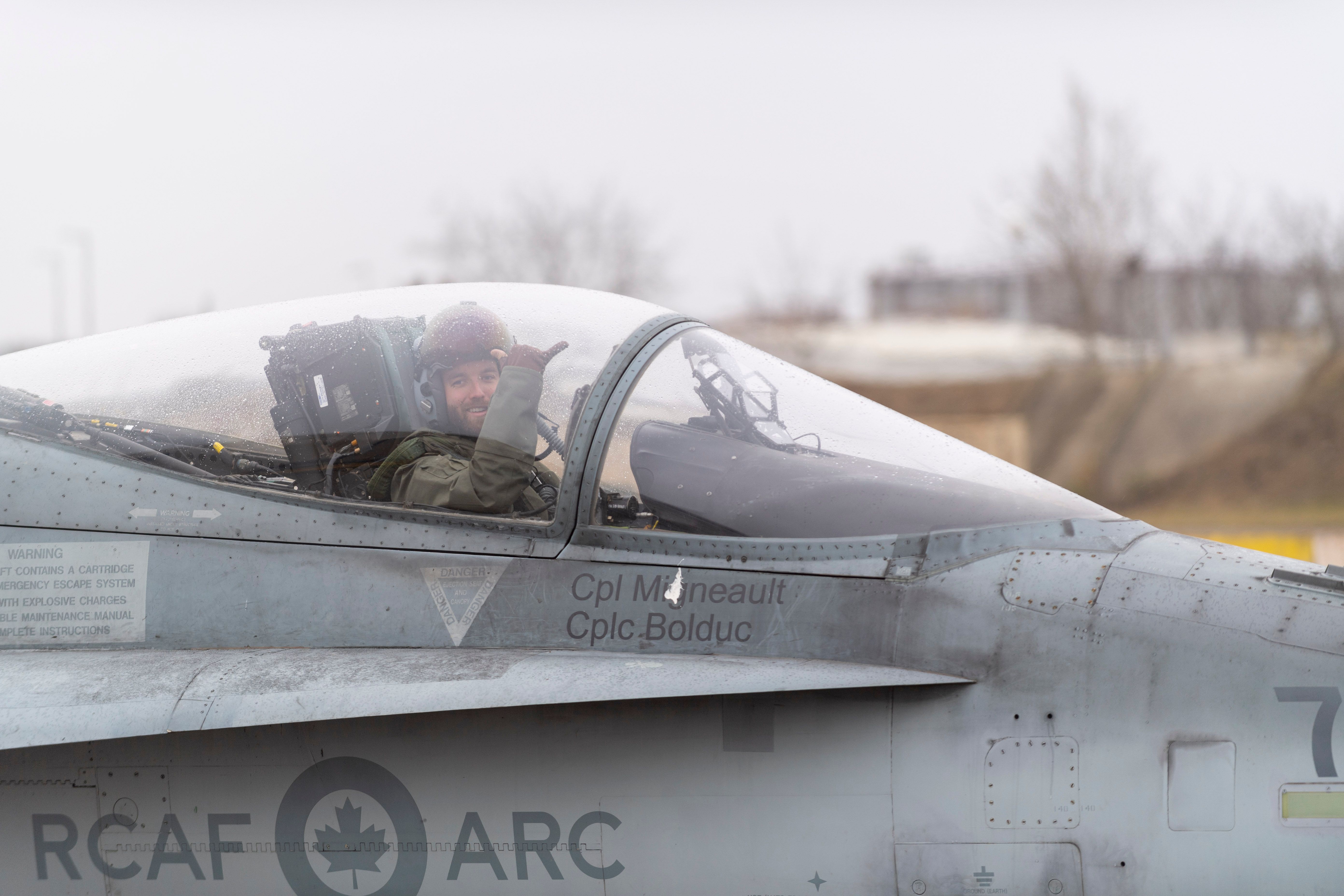 2022年12月1日，加拿大皇家空軍的CF-18大黃蜂。（加拿大武裝部隊官網）