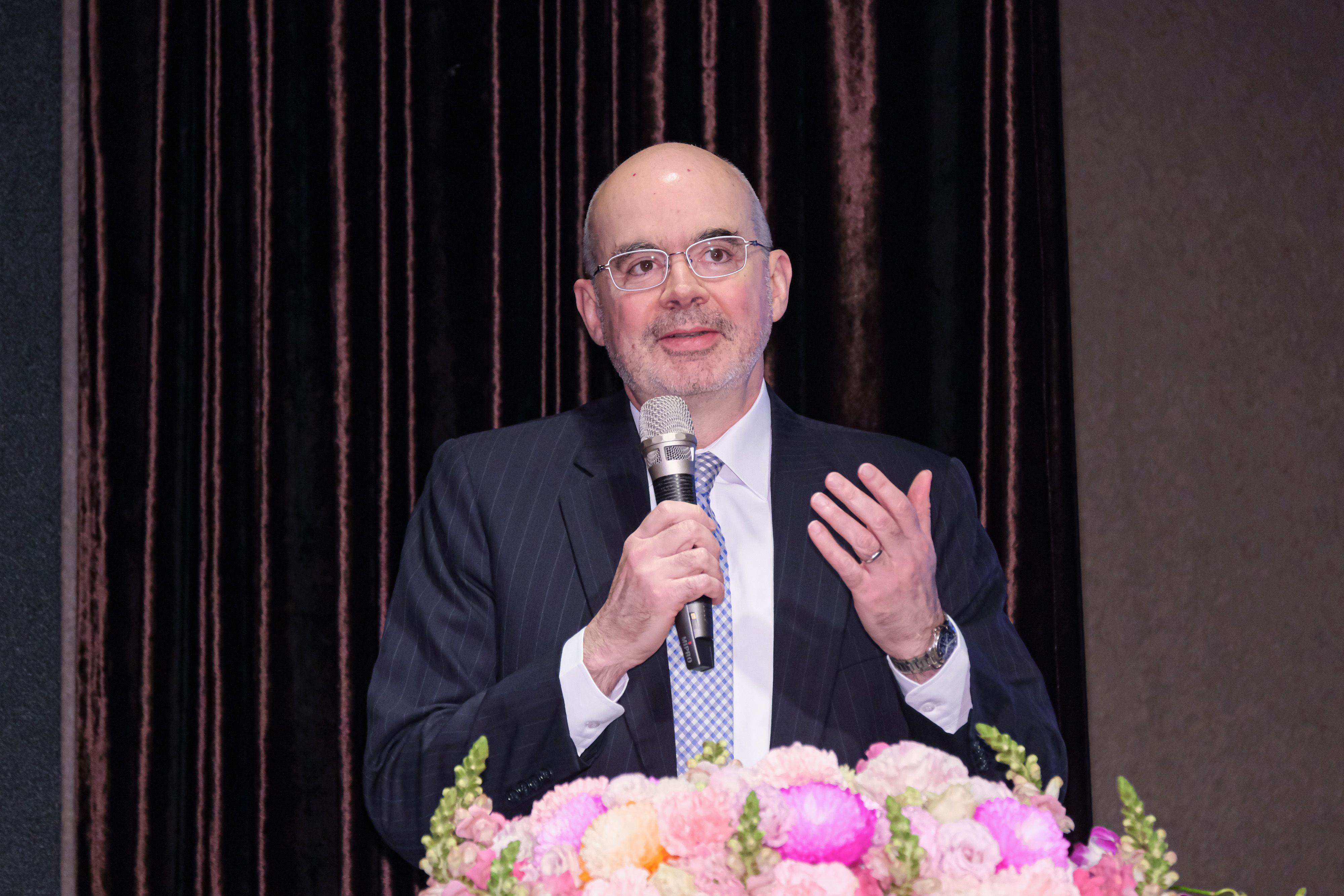 20260122-國防院22日於集思台大會議中心舉辦「強化國防投資與國家整體發展」座談會，圖為美國在台協會（AIT）處長谷立言。（劉偉宏攝）