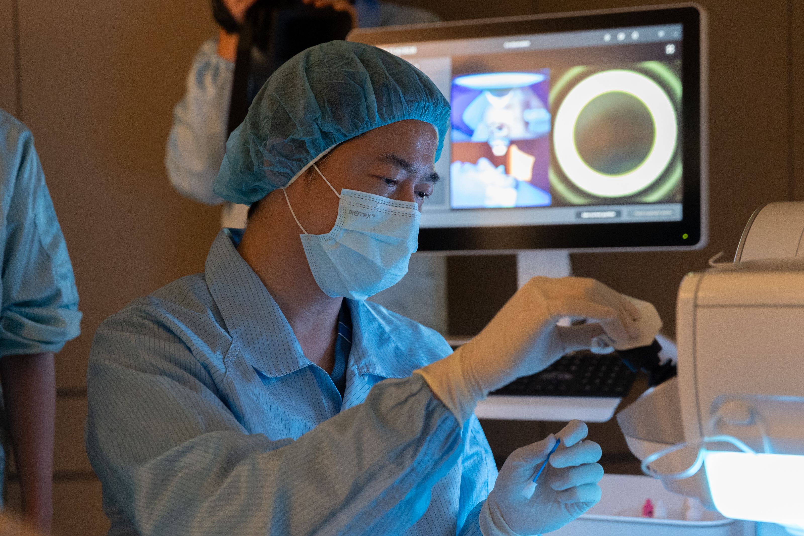 遠見眼科發表「SMILE Pro 3.0 Master Edition」，張聰麒院長堅持「單一機台、個別患者」的極致客製。