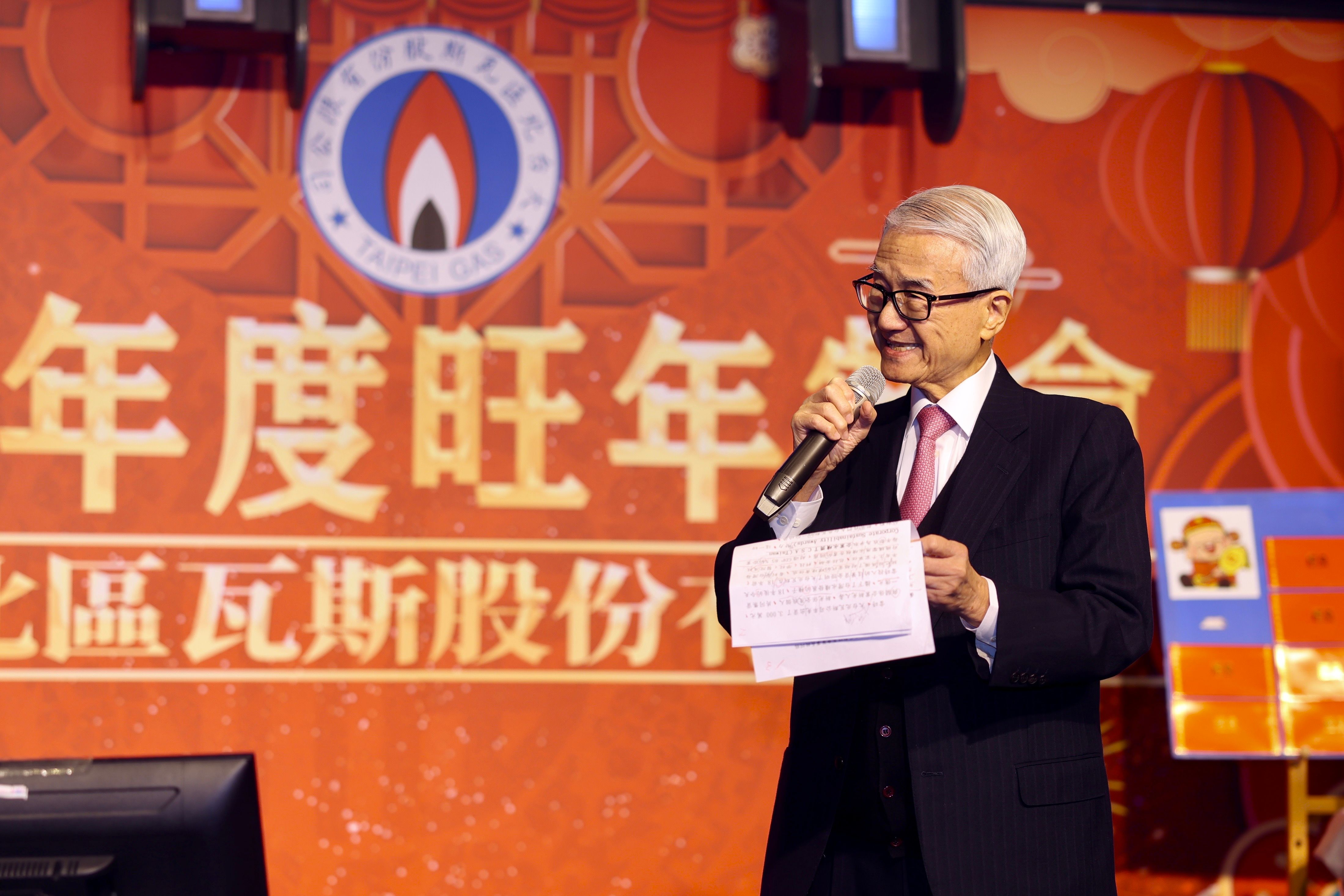 20260122-大台北區瓦斯公司22日舉辦旺年會，董事長吳東進致詞。（北瓦提供）