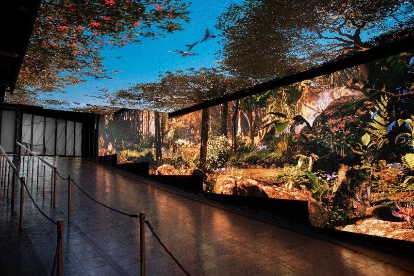 環繞式影像為遊客帶來沉浸式體驗，讓遊客置身於太平山多樣化動植物的超現實世界中。（取自山頂纜車官方網站）