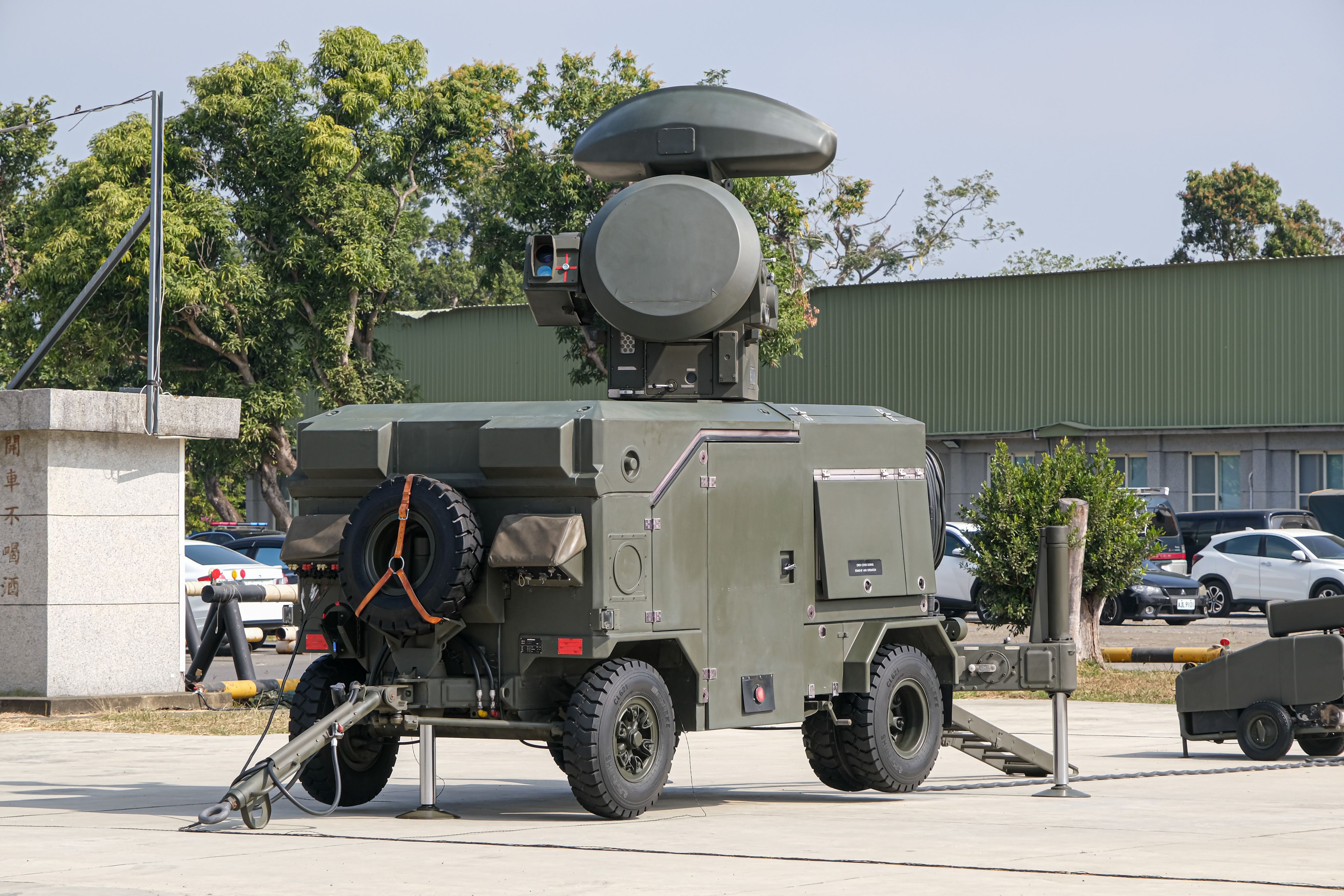 20260128-國防部28日舉辦「國軍115年春節加強戰備媒體邀訪活動」，圖為天兵雷達 （FCU）。（劉偉宏攝）