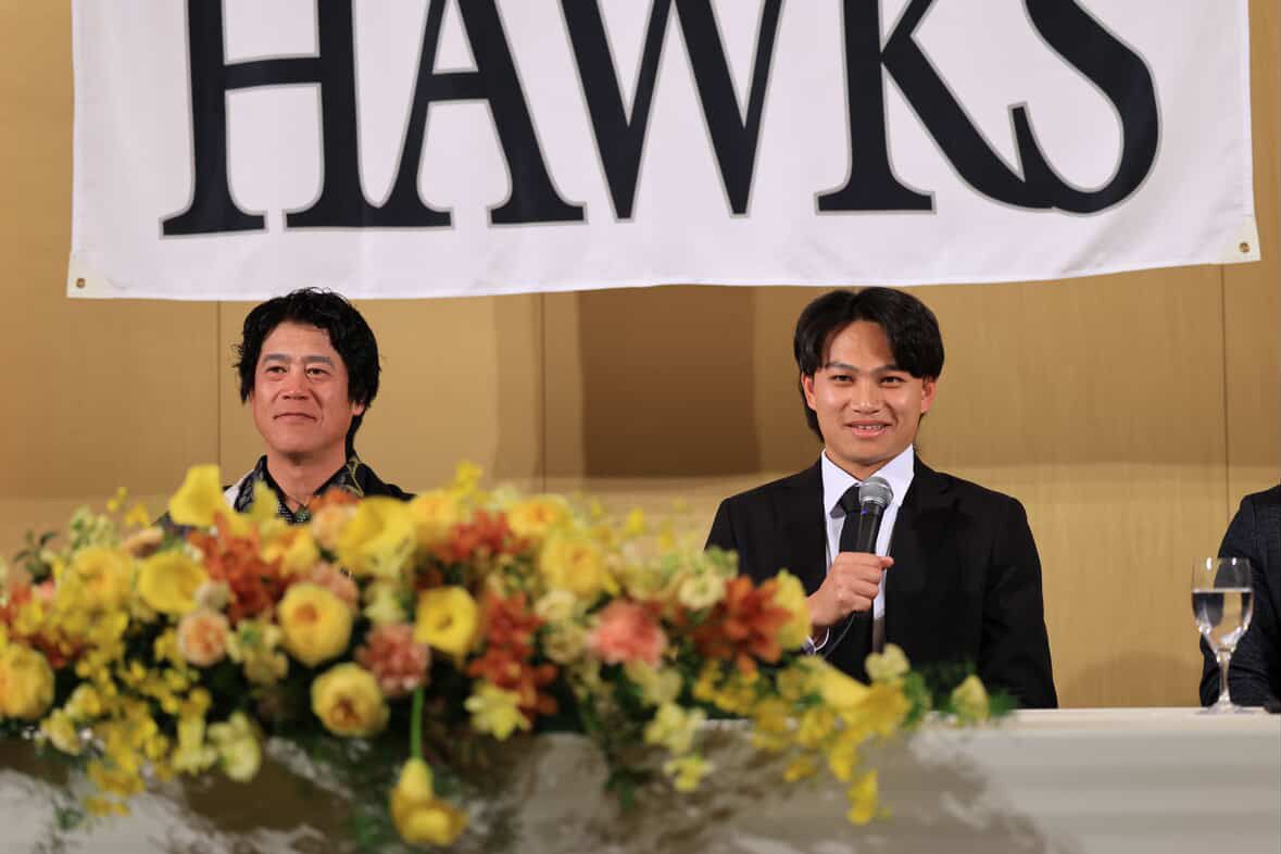 台湾の至宝・徐若熙が鷹の18番を背負い、日職での活躍と3年後の世界挑戦を宣言した。福岡ソフトバンクホークス