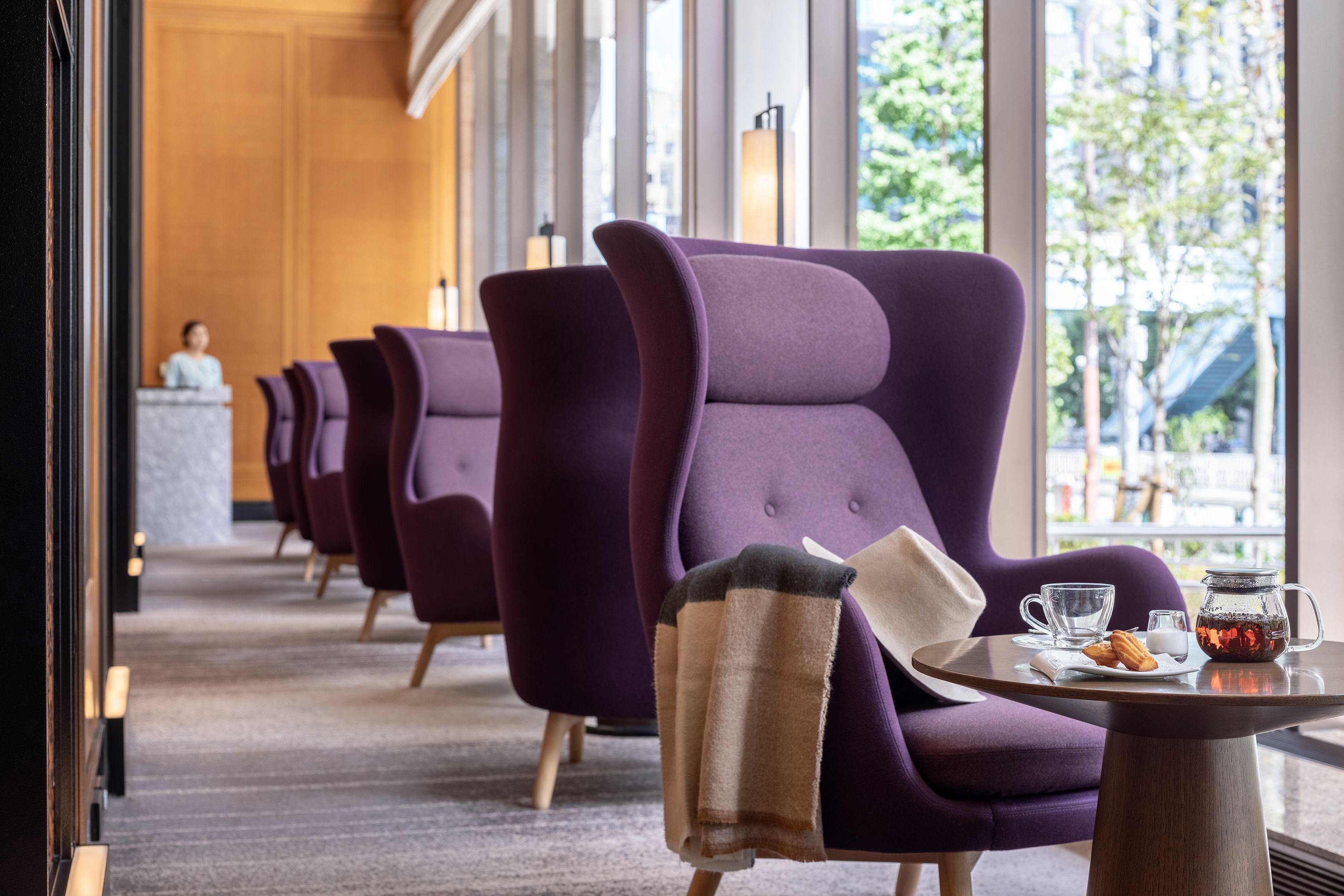 ホテルザ セレスティン東京芝が、八丈島産レモンと苺を贅沢に使った春先限定の特製グラスパフェを2月9日より発売します。ホテルザ セレスティン東京芝