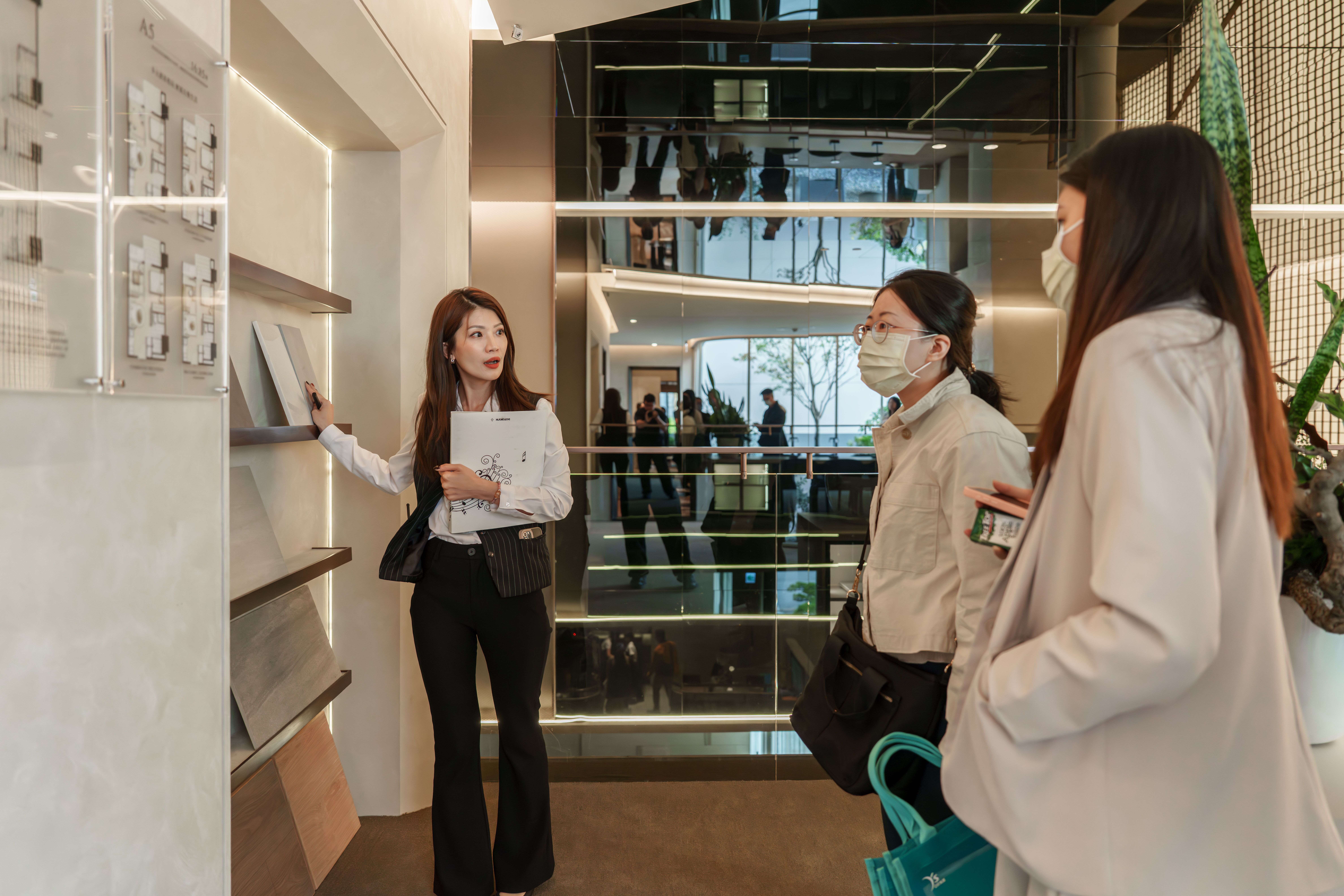 科技族、退休族、自住客皆相中「亞昕織御」低首付、低總價、高前景的優勢。