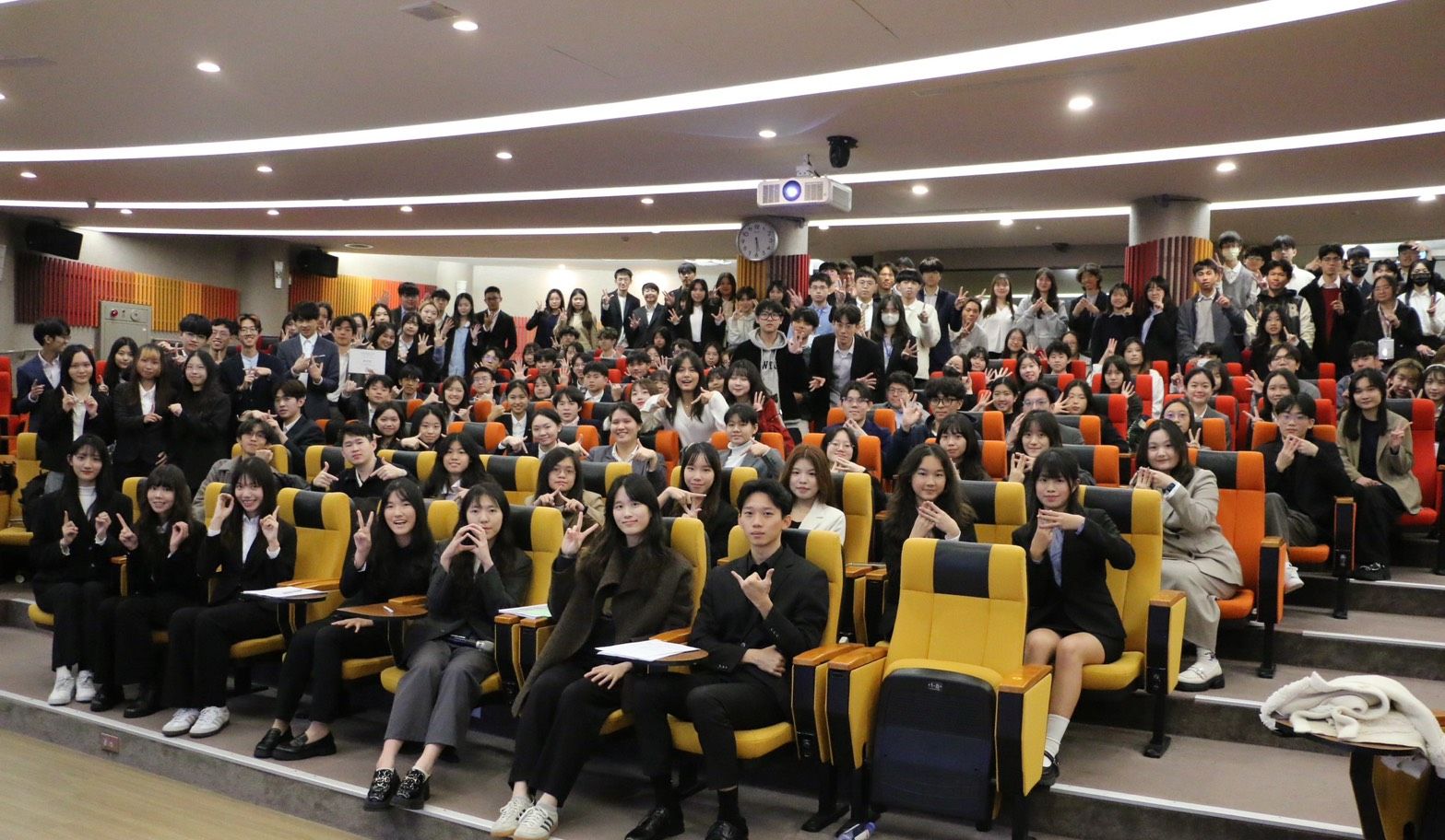 NFAC 開幕儀式合照，本屆活動成功號召超過百位學員共同參與。