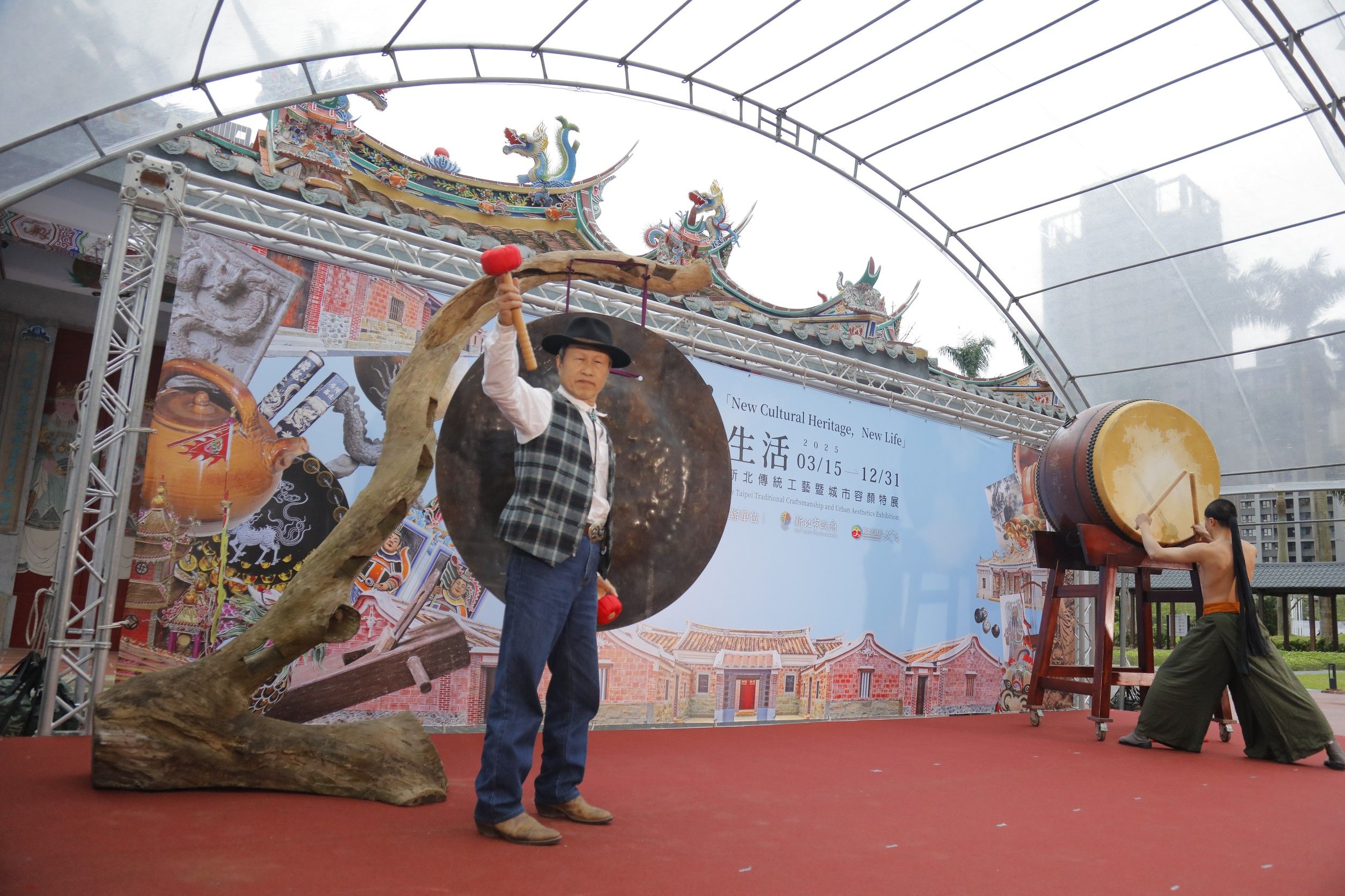 吳宗霖藝師長期投入銅鑼工藝之保存與推廣，為新北市銅鑼工藝留下重要典範。(圖/新北市政府文化局)