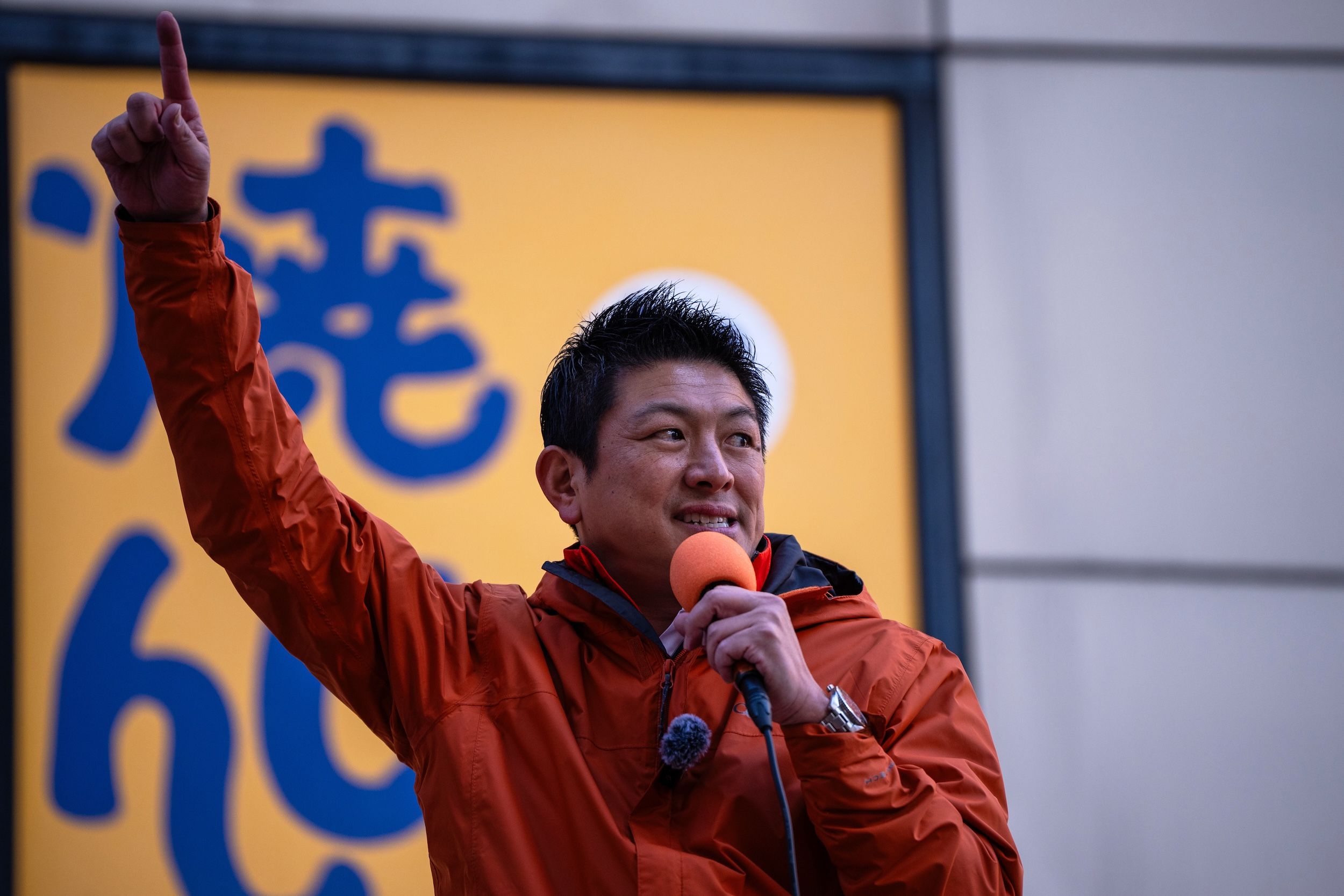 2026年1月27日，日本參政黨的神谷宗幣在東京街頭造勢。（美聯社）