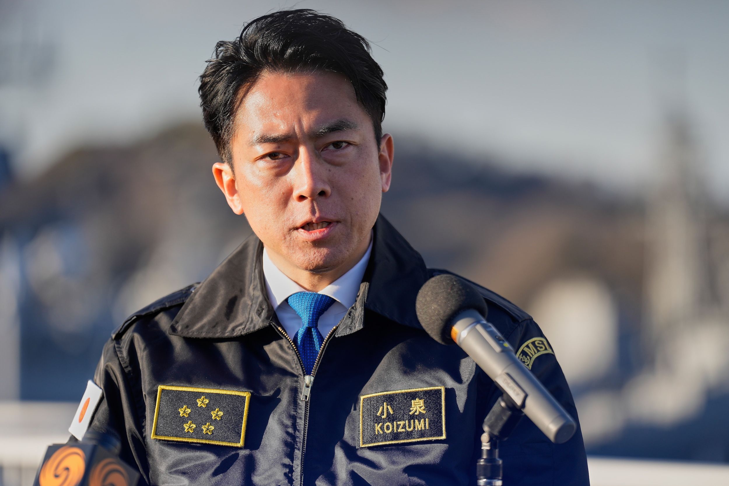 2026年1月30日，日本防衛大臣小泉進次郎在橫須賀司令部會見韓國國防部長安圭伯。（美聯社）